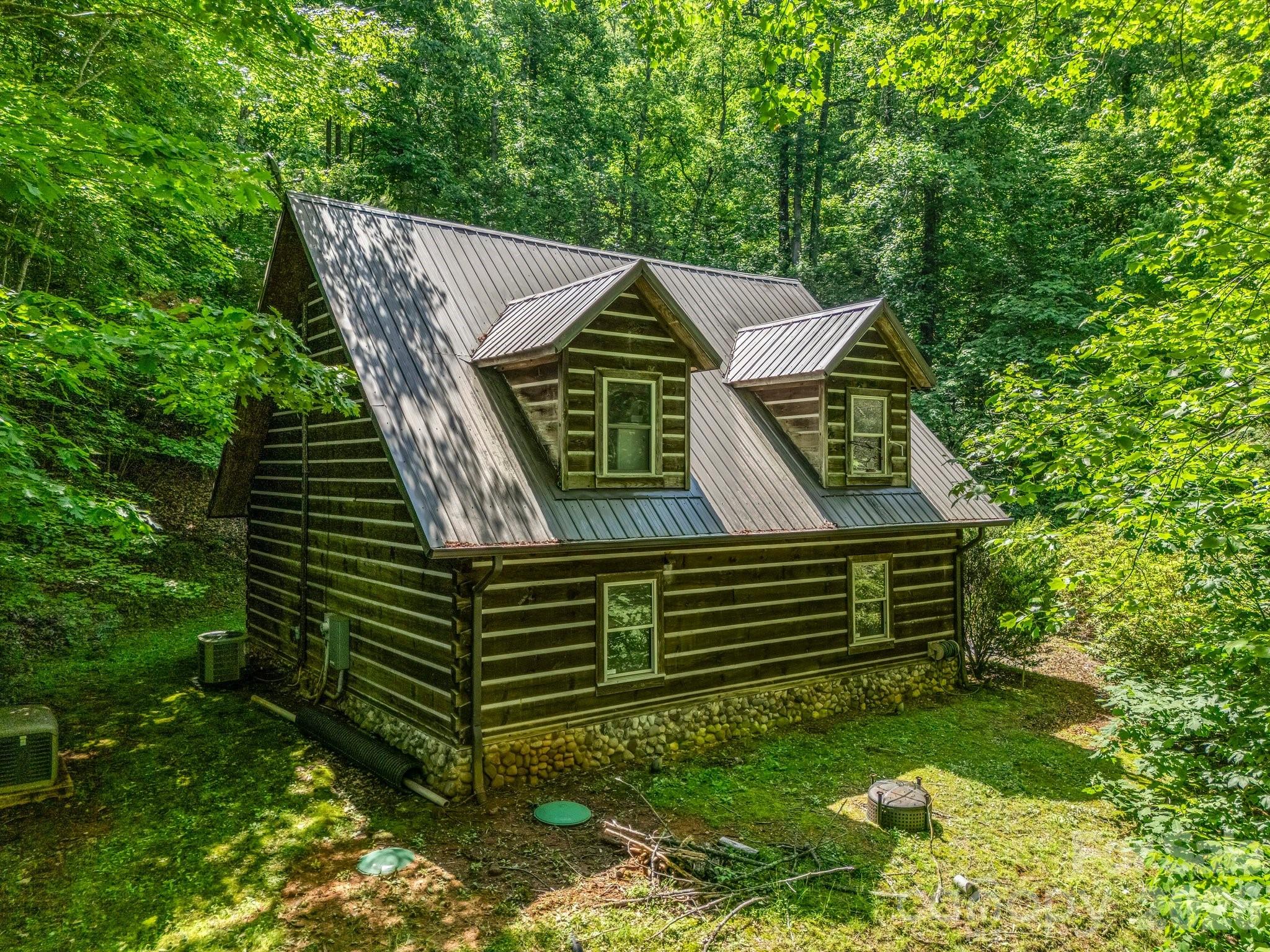 980 Mountain Forest Drive Property Photo 10