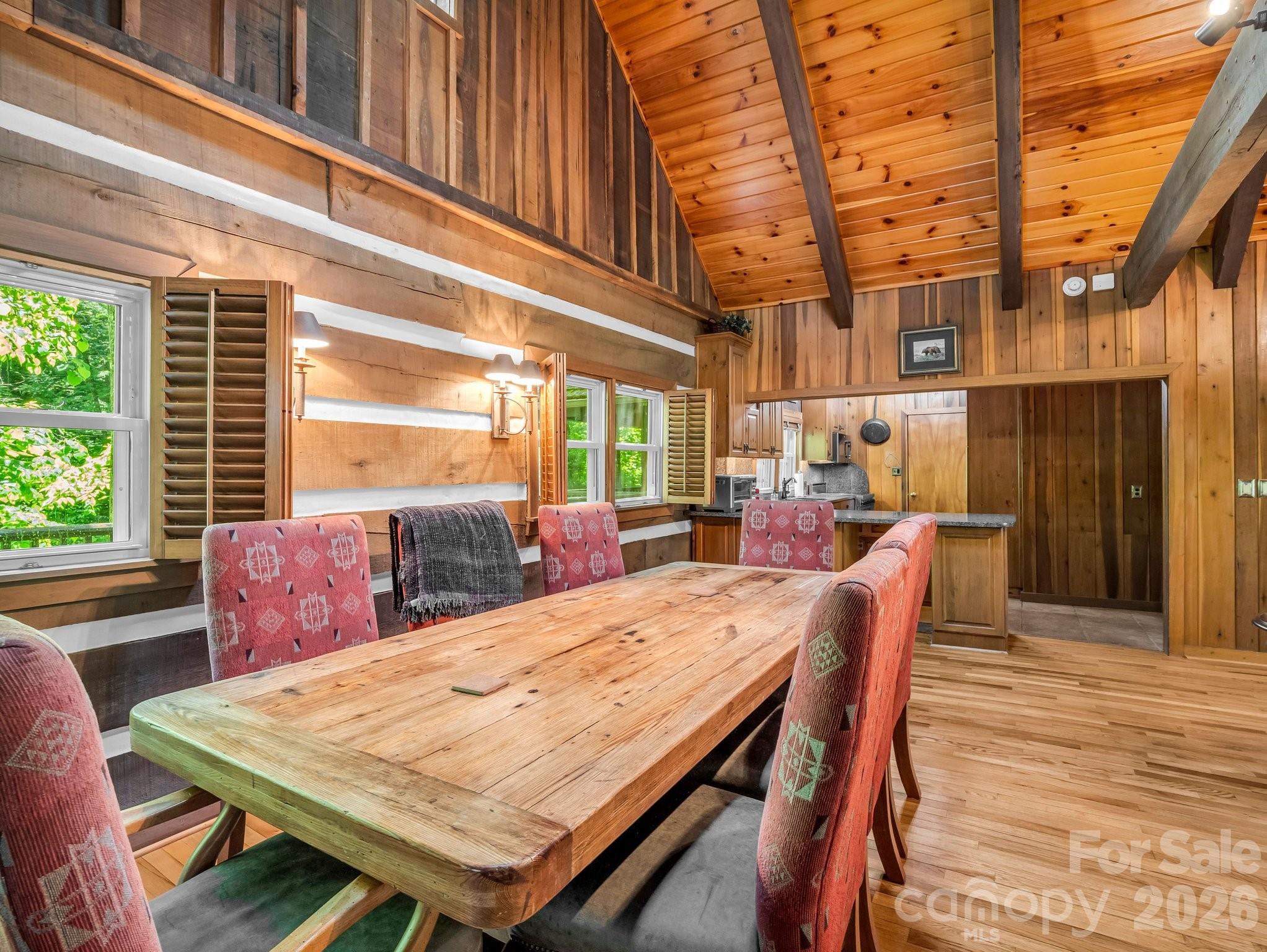 980 Mountain Forest Drive Property Photo 14