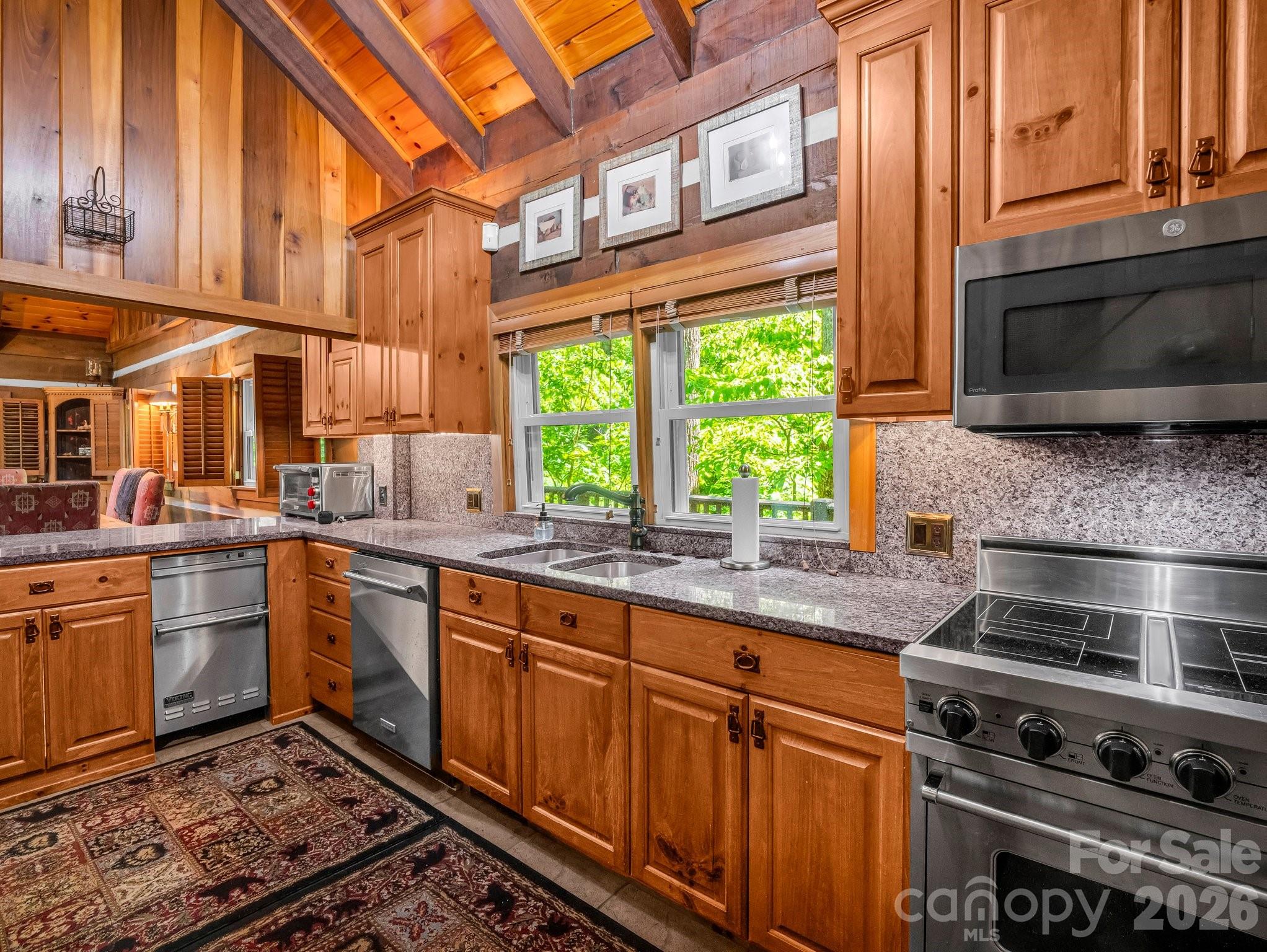 980 Mountain Forest Drive Property Photo 16