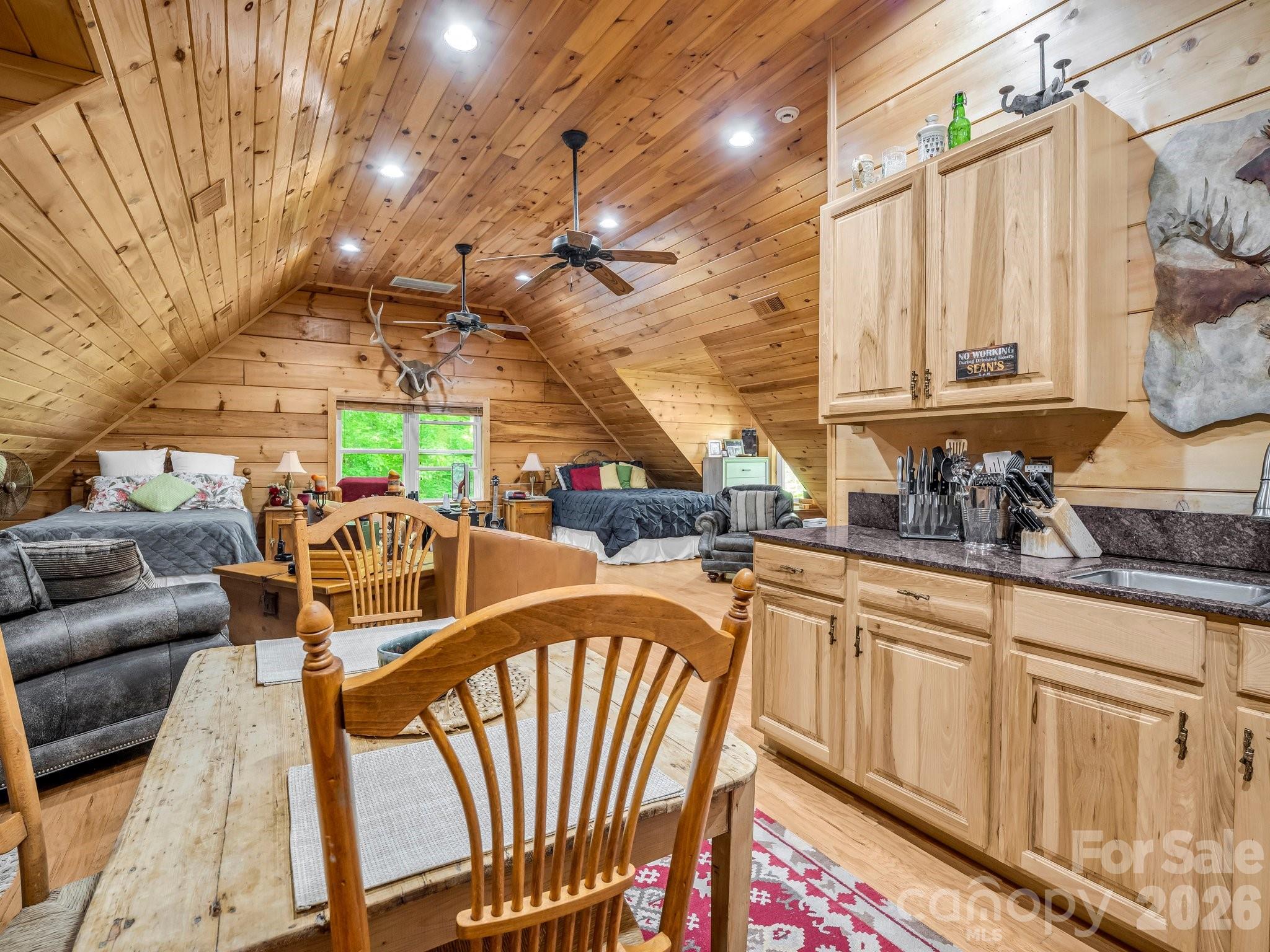 980 Mountain Forest Drive Property Photo 29