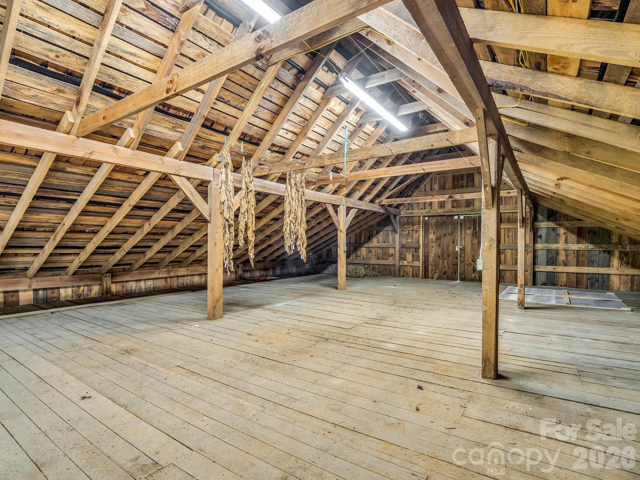 980 Mountain Forest Drive Property Photo 32