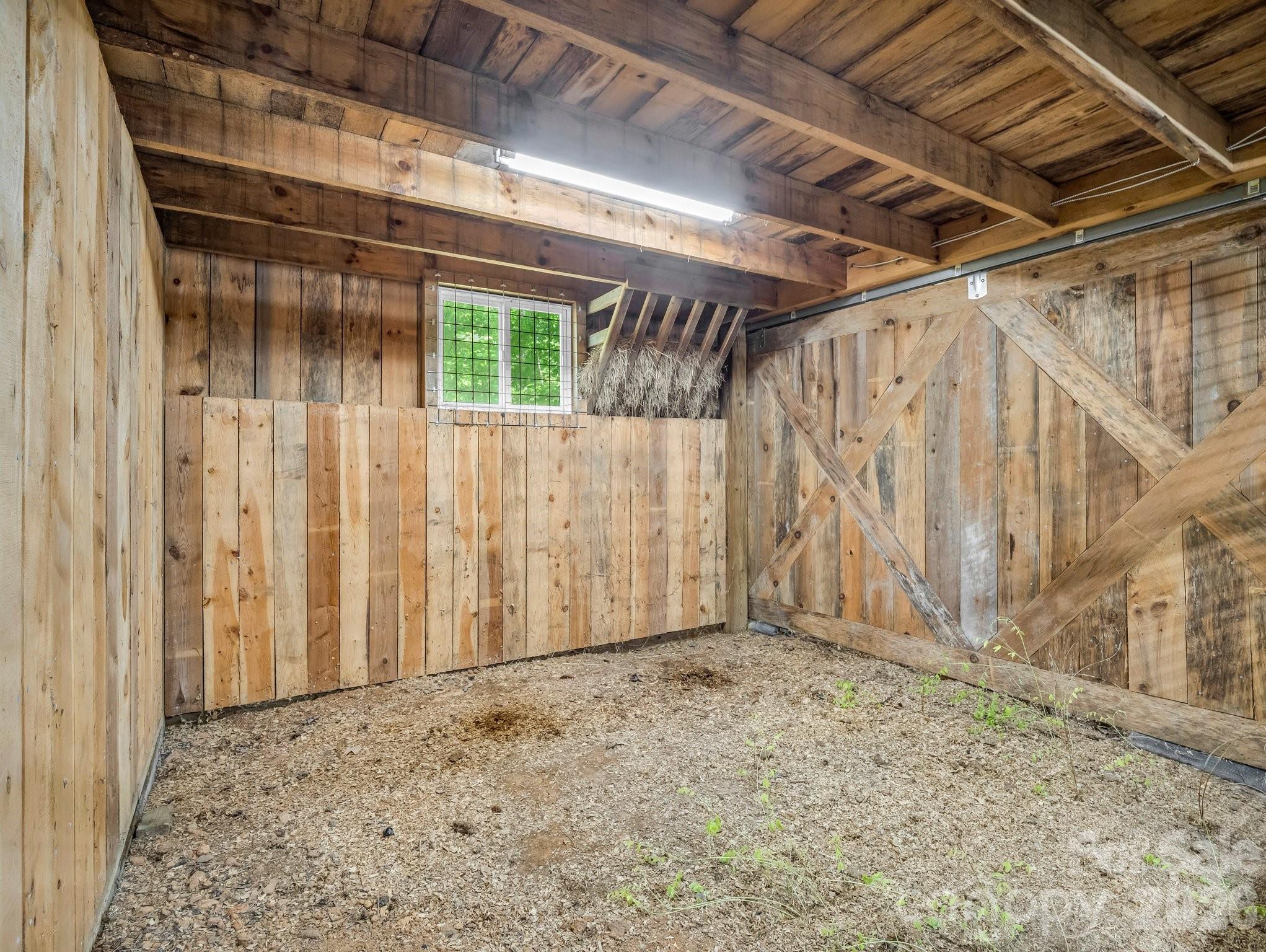 980 Mountain Forest Drive Property Photo 33