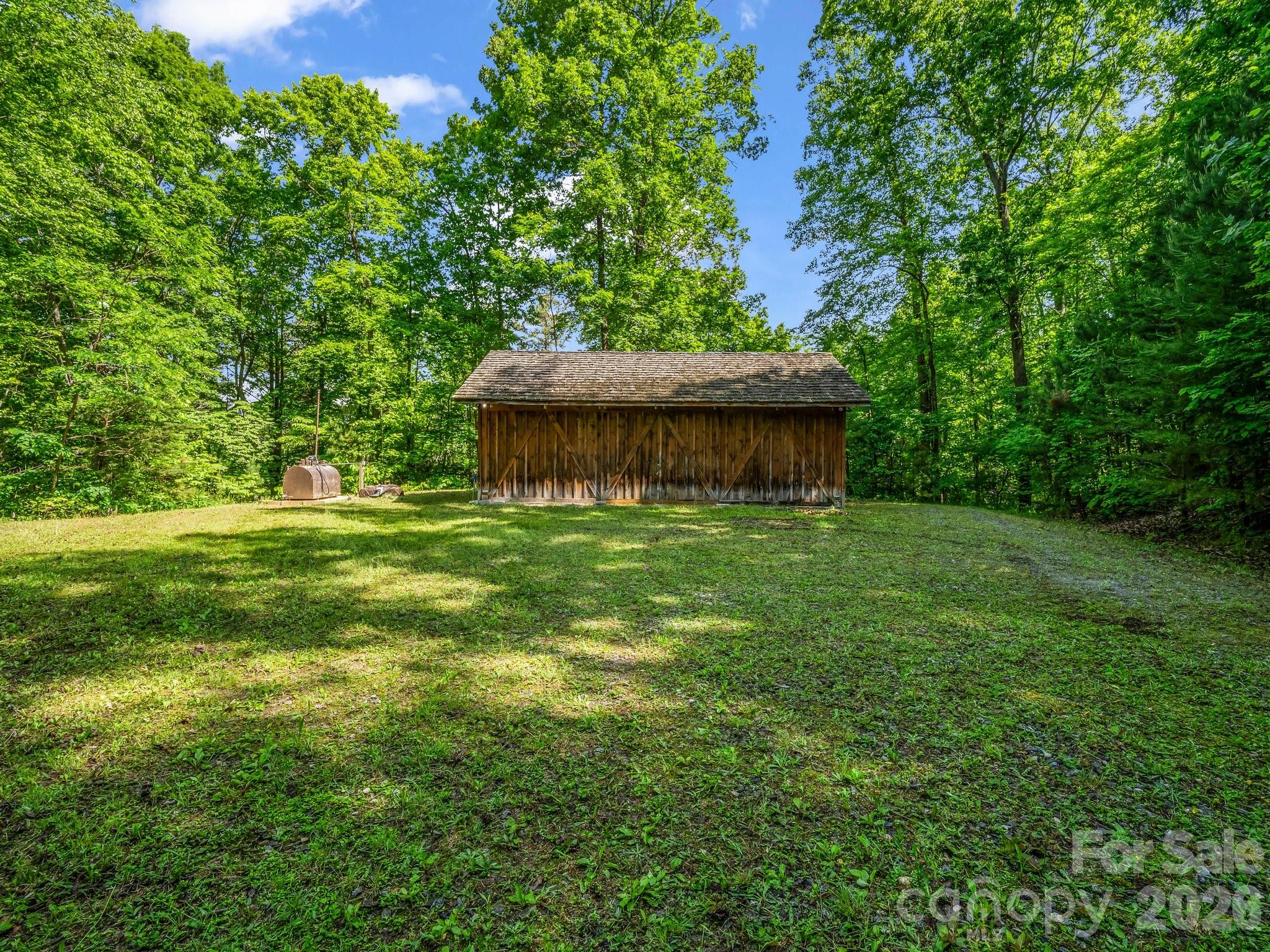 980 Mountain Forest Drive Property Photo 35