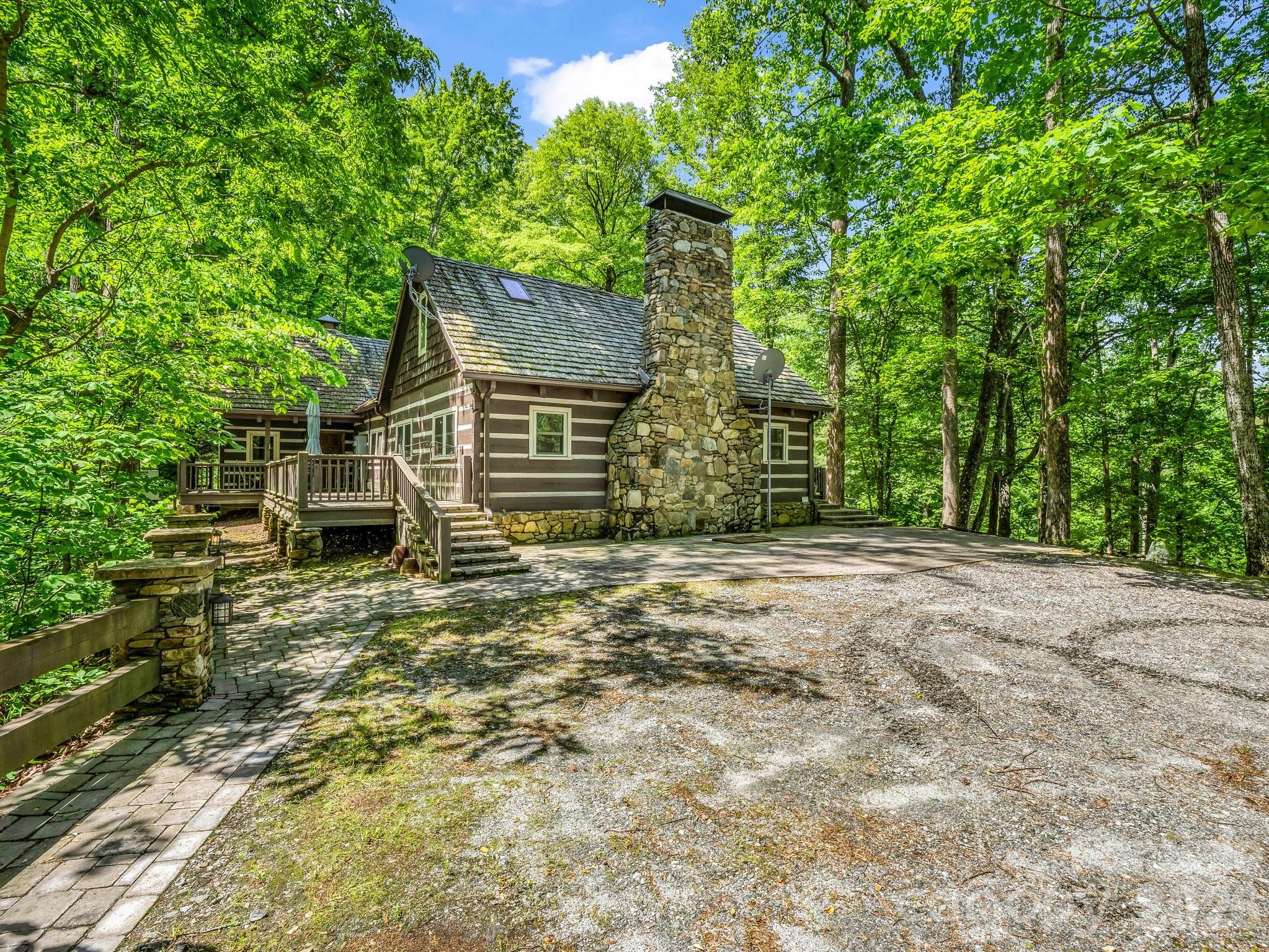 980 Mountain Forest Drive Property Photo 44