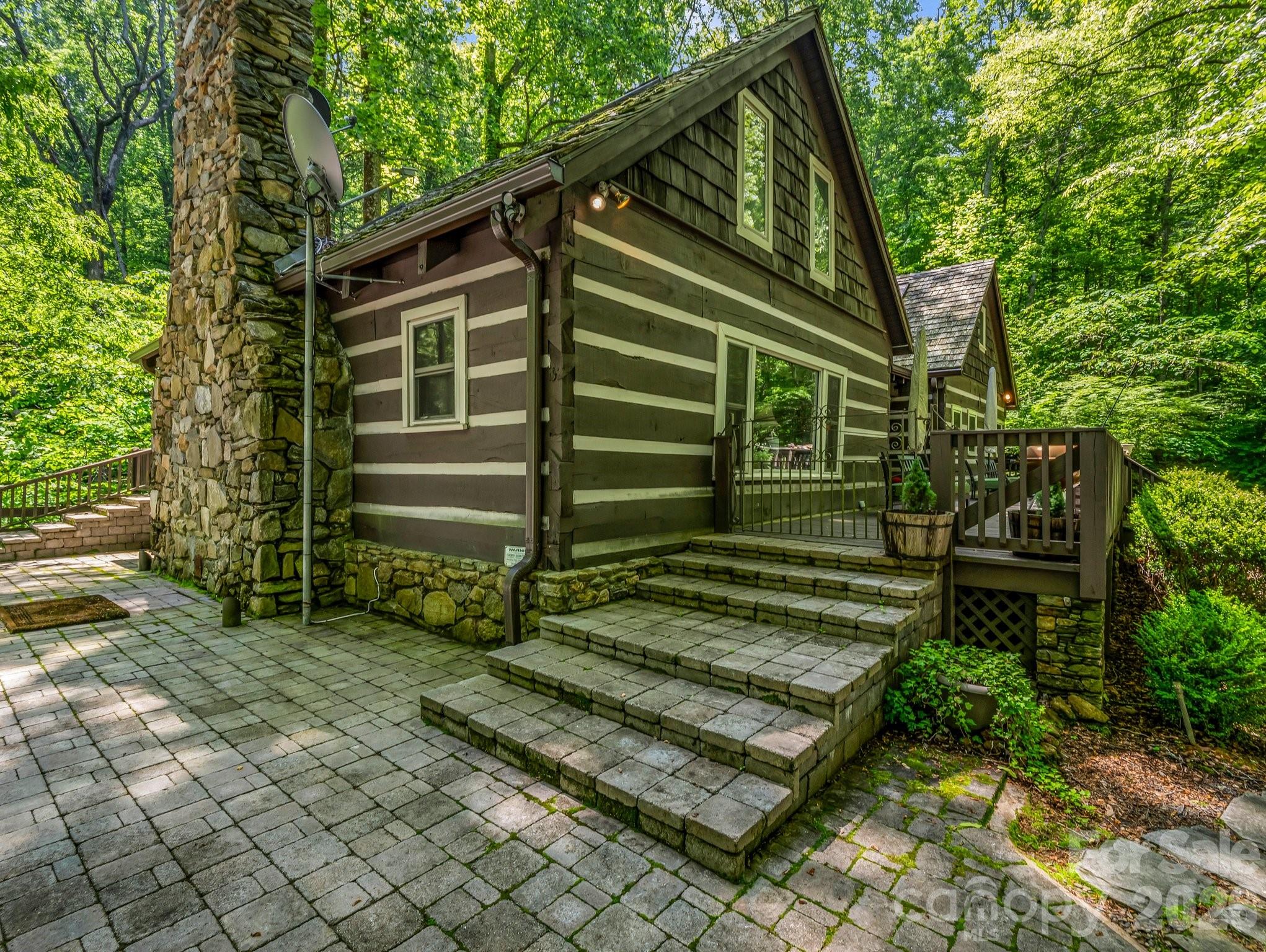 980 Mountain Forest Drive Property Photo 45