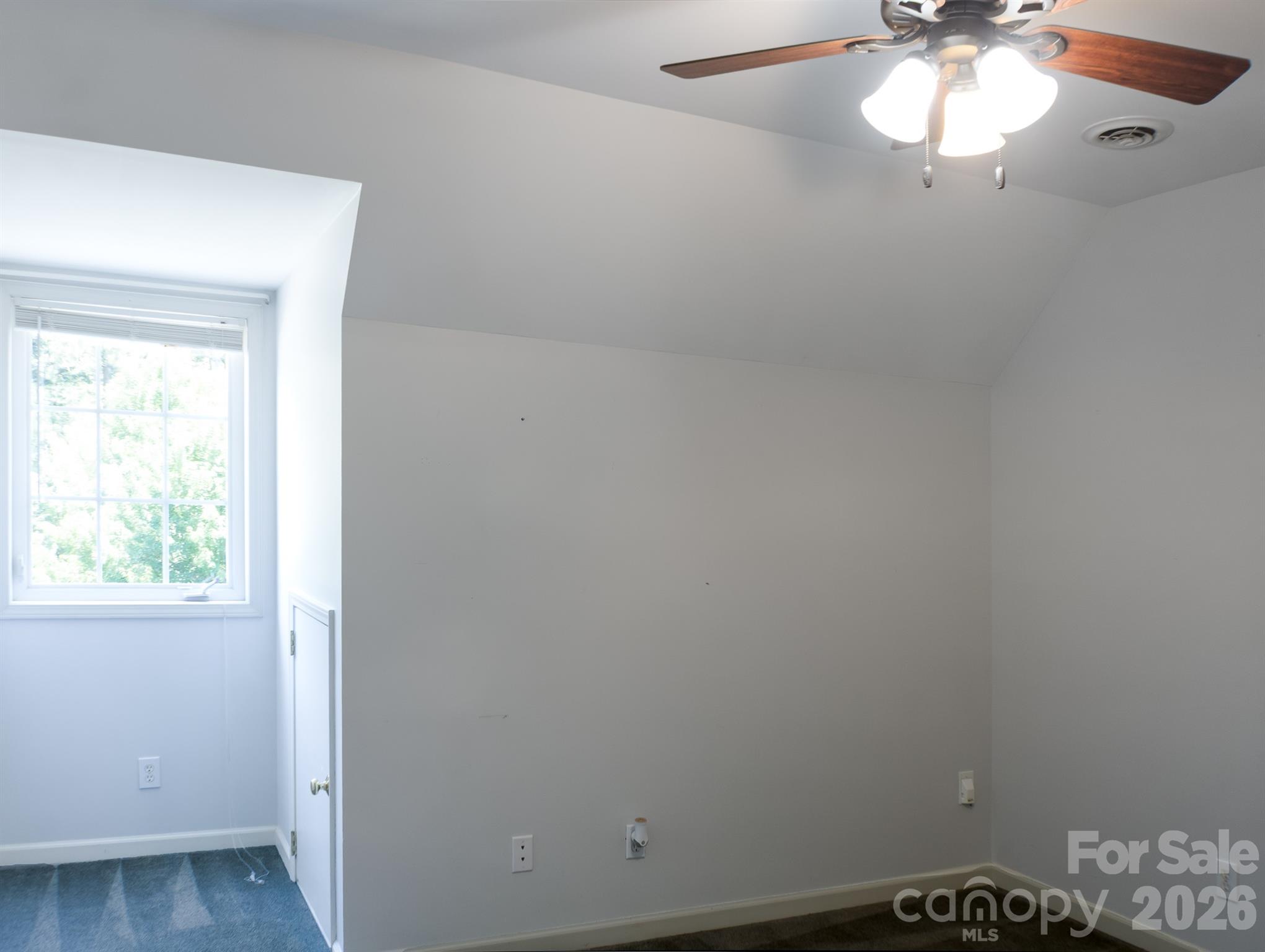 305 Imperial Way Property Photo 26