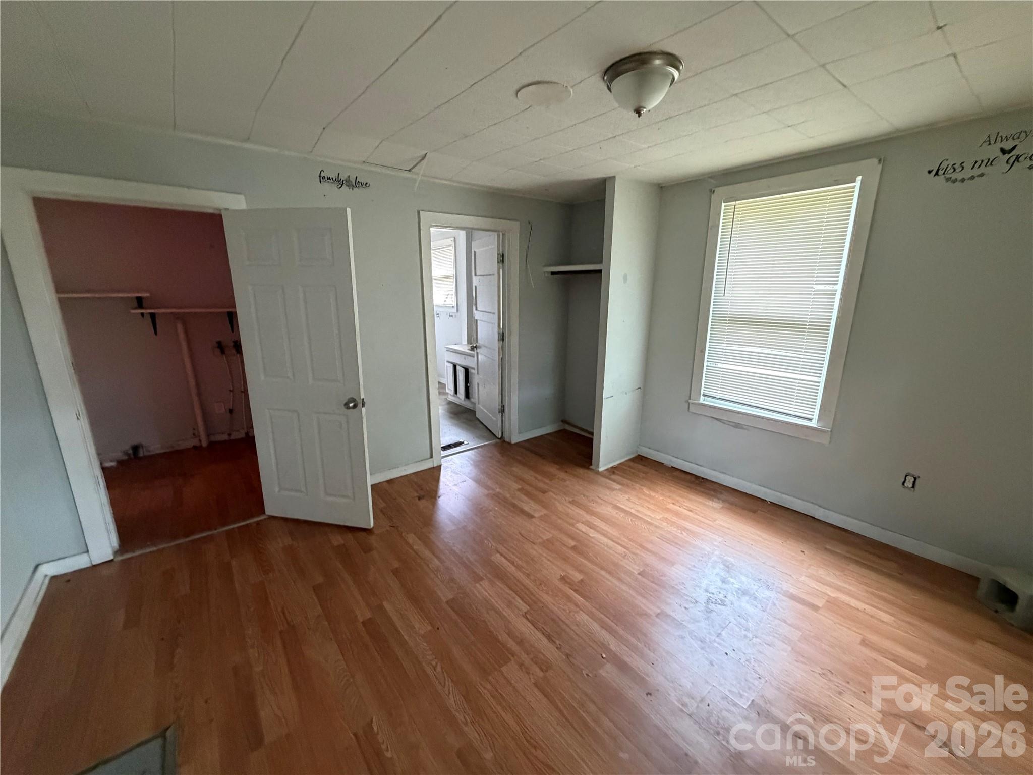 2528 Gardner Street Property Photo 5