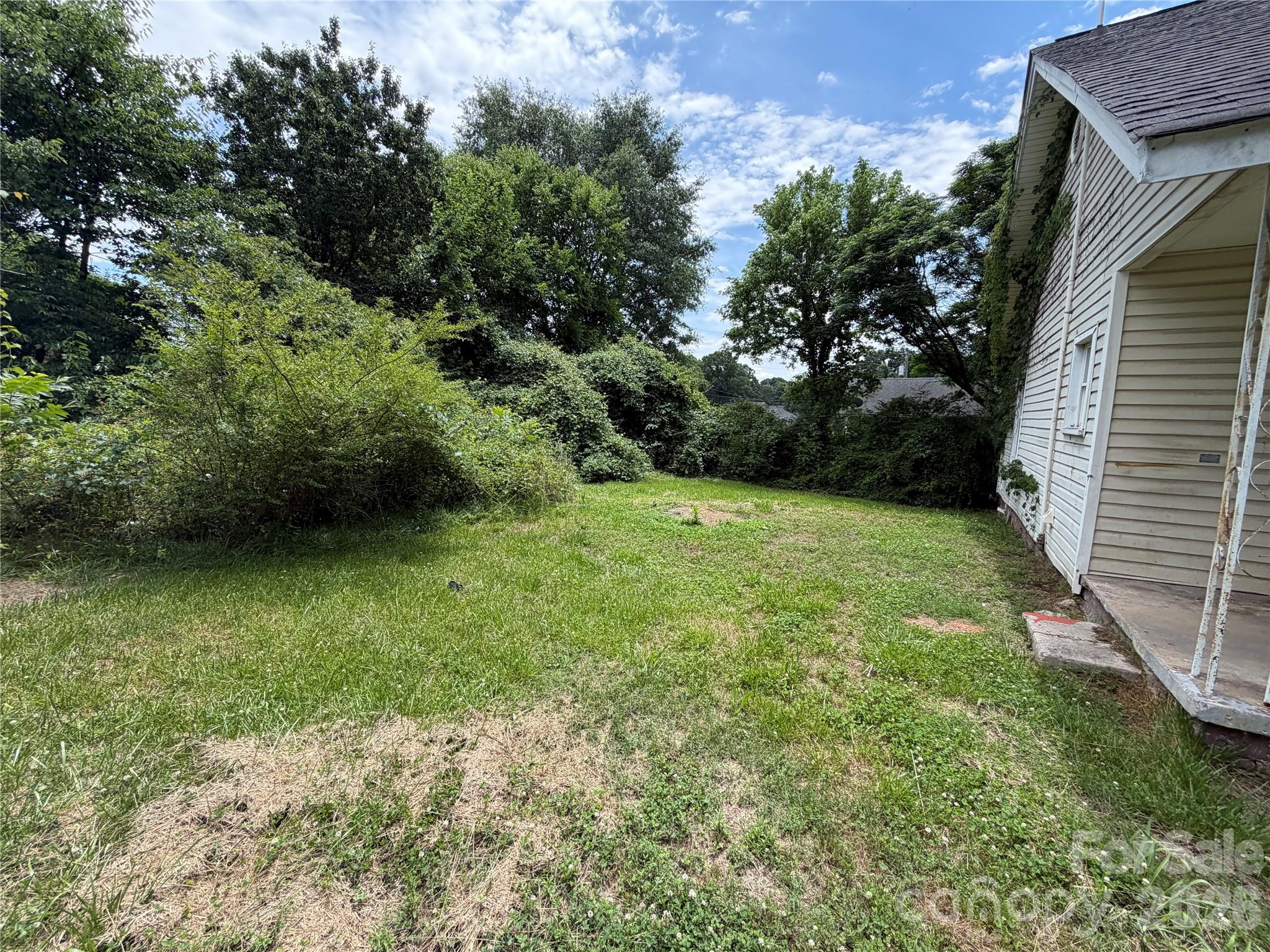 2528 Gardner Street Property Photo 11