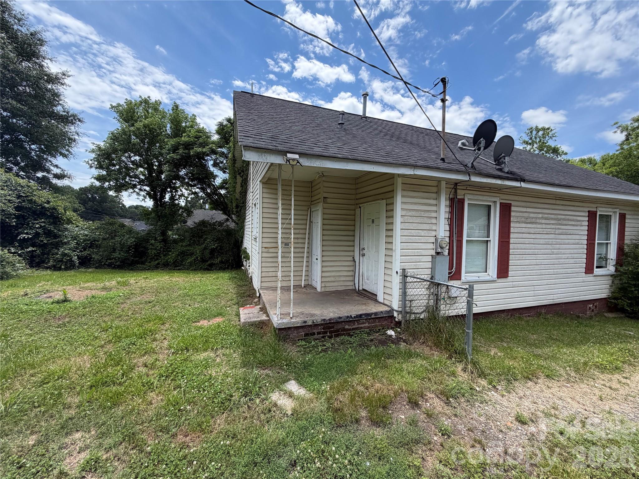 2528 Gardner Street Property Photo 12