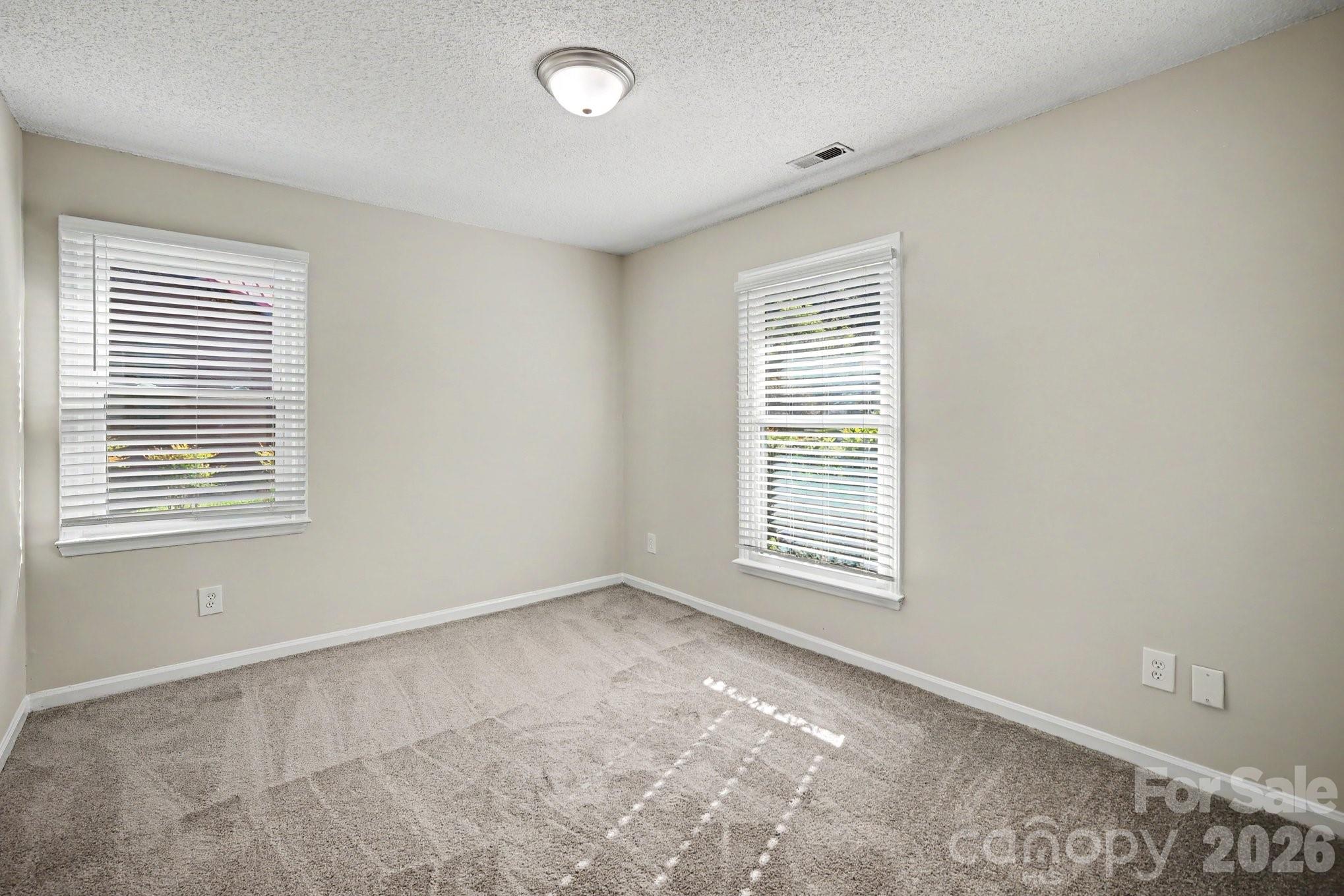 1530 Teddington Drive Property Photo 3