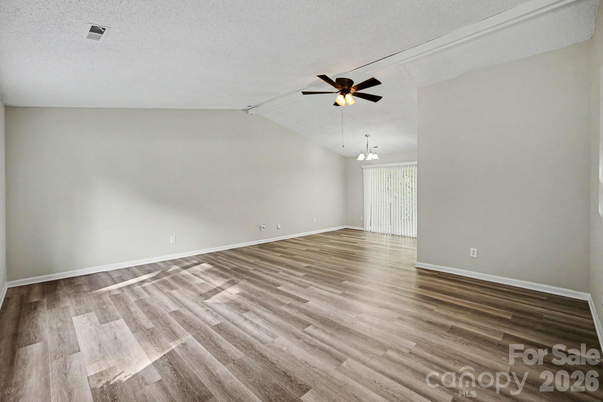 1530 Teddington Drive Property Photo 6