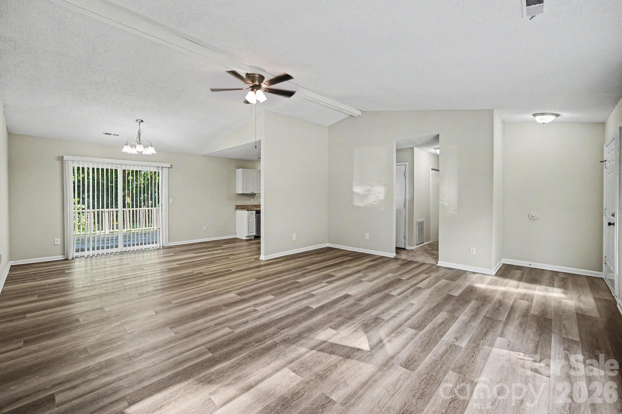 1530 Teddington Drive Property Photo 9