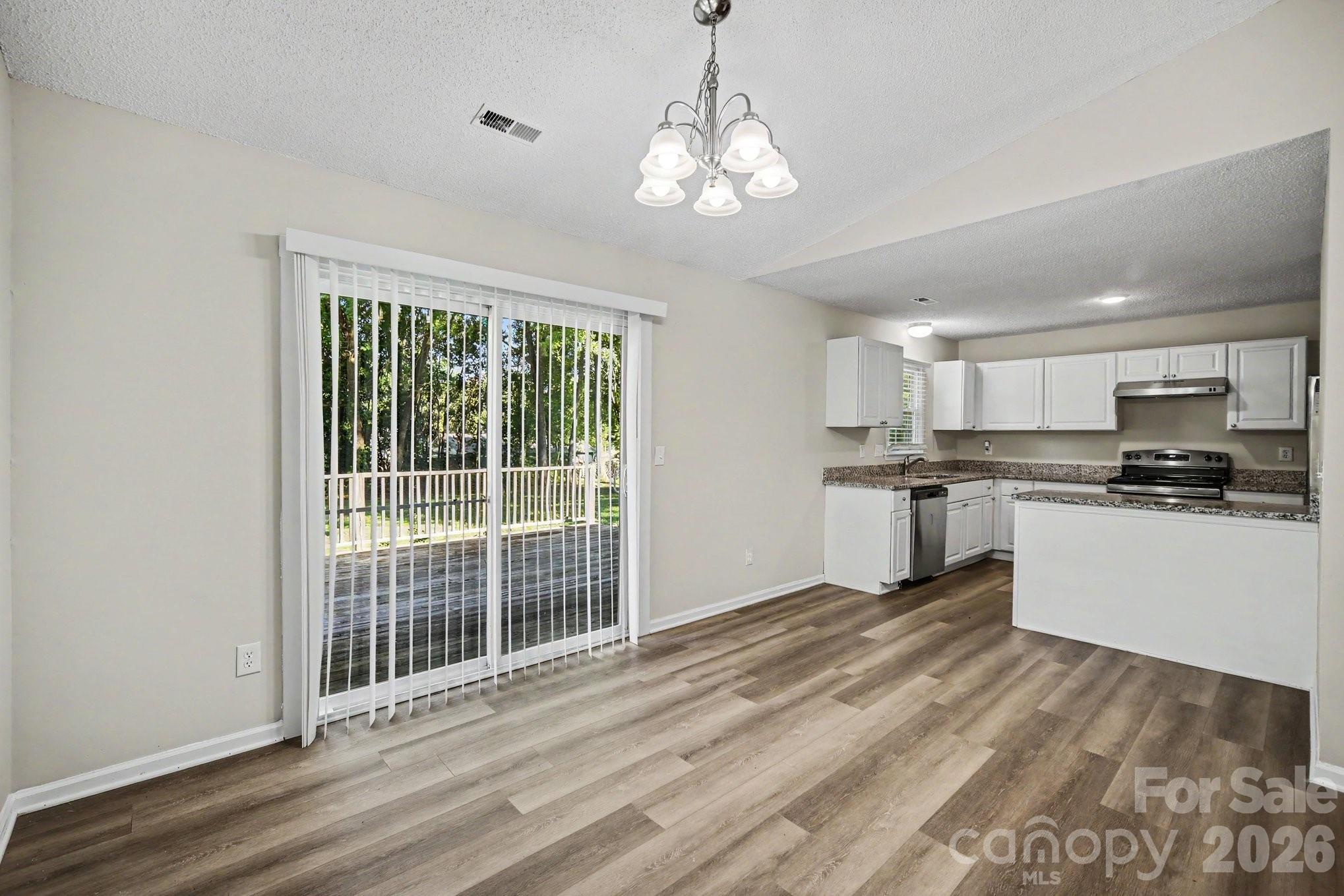 1530 Teddington Drive Property Photo 10