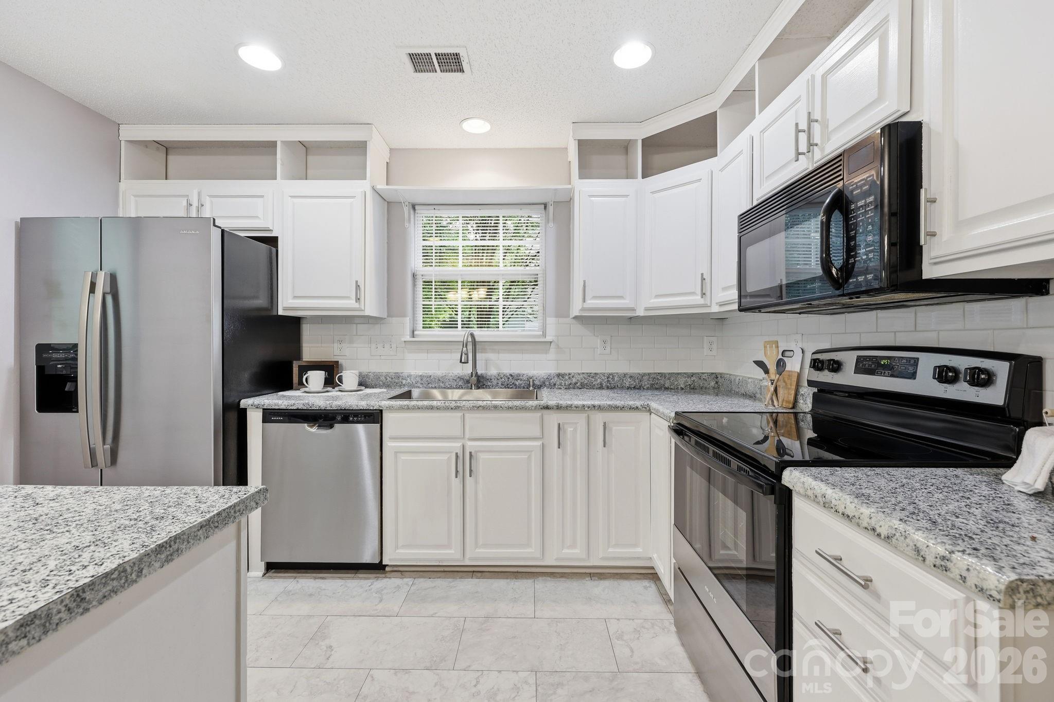 8230 Rudolph Road Property Photo 14
