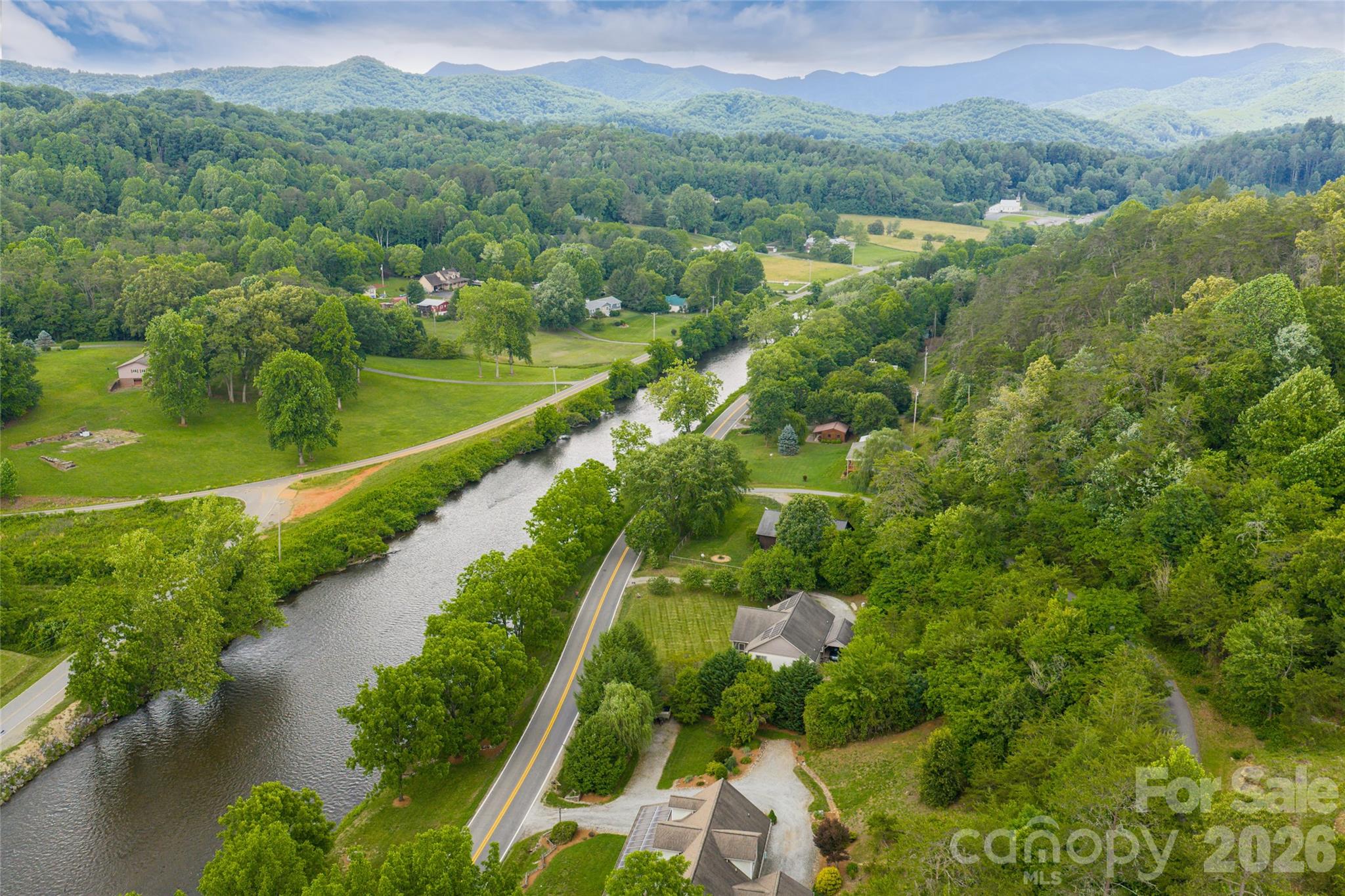 980 S River Road Property Photo 2