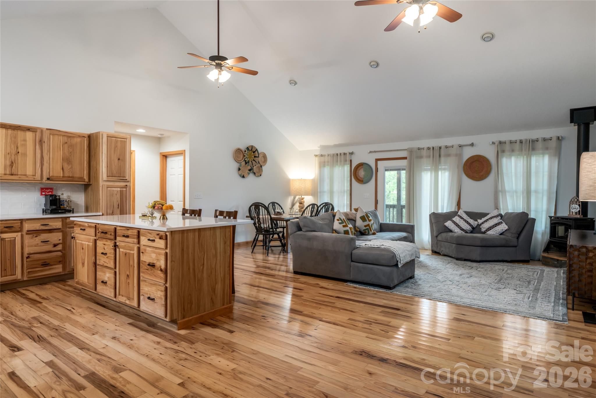 980 S River Road Property Photo 3