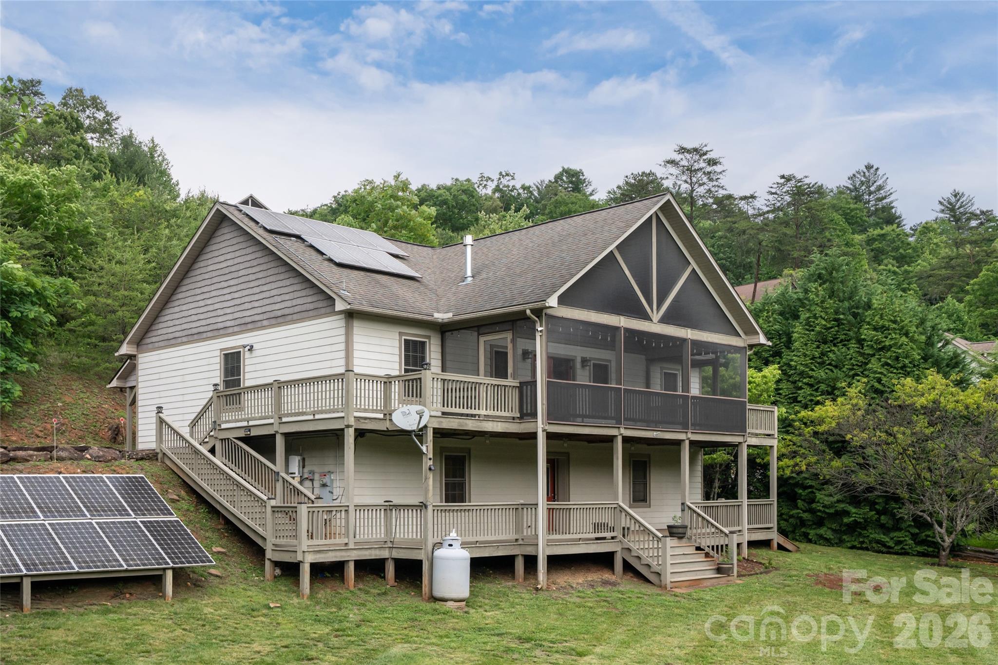 980 S River Road Property Photo 8
