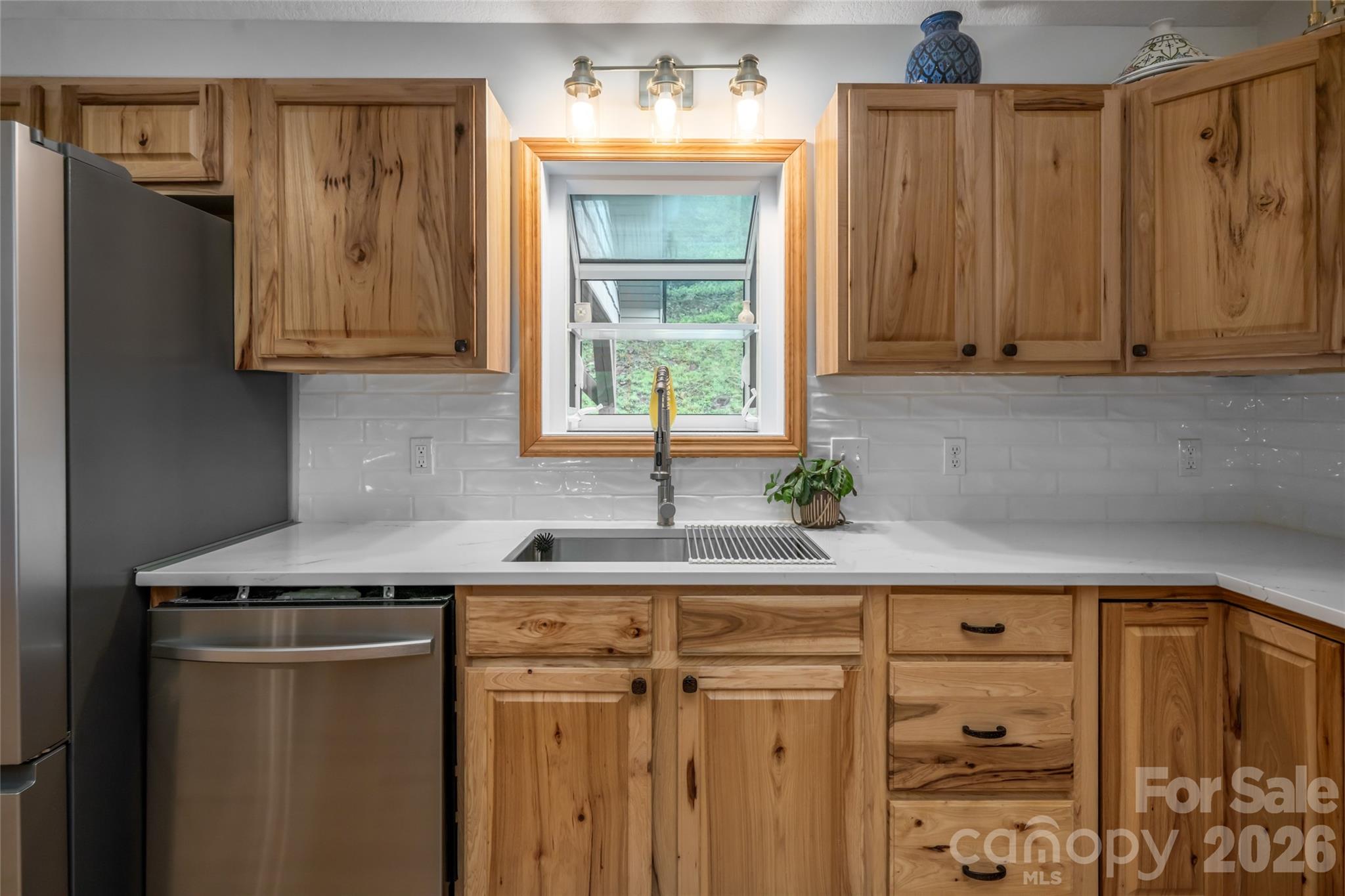 980 S River Road Property Photo 17