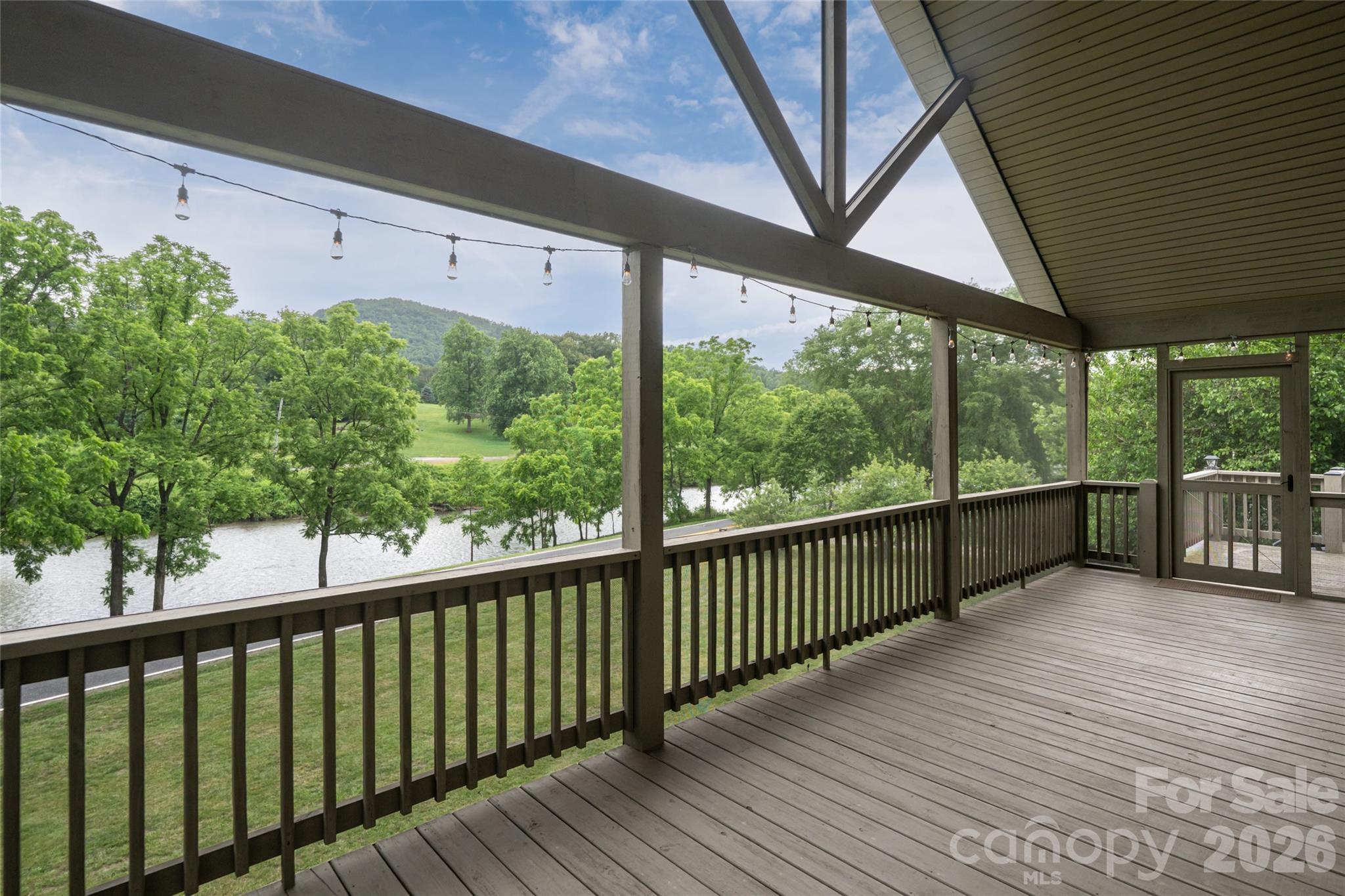 980 S River Road Property Photo 21