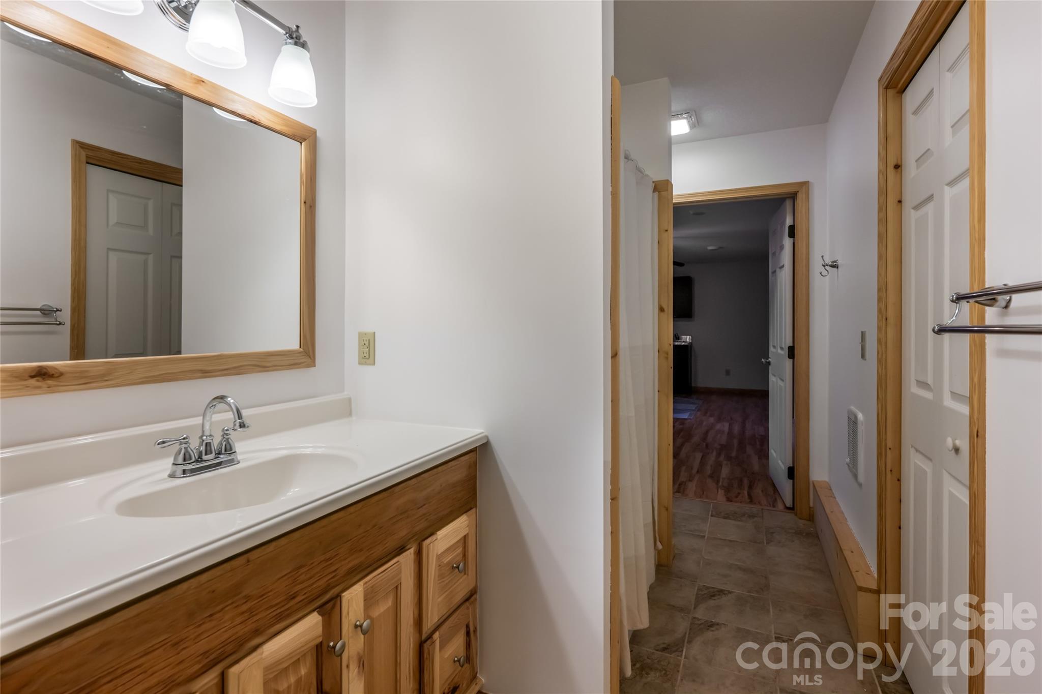980 S River Road Property Photo 33