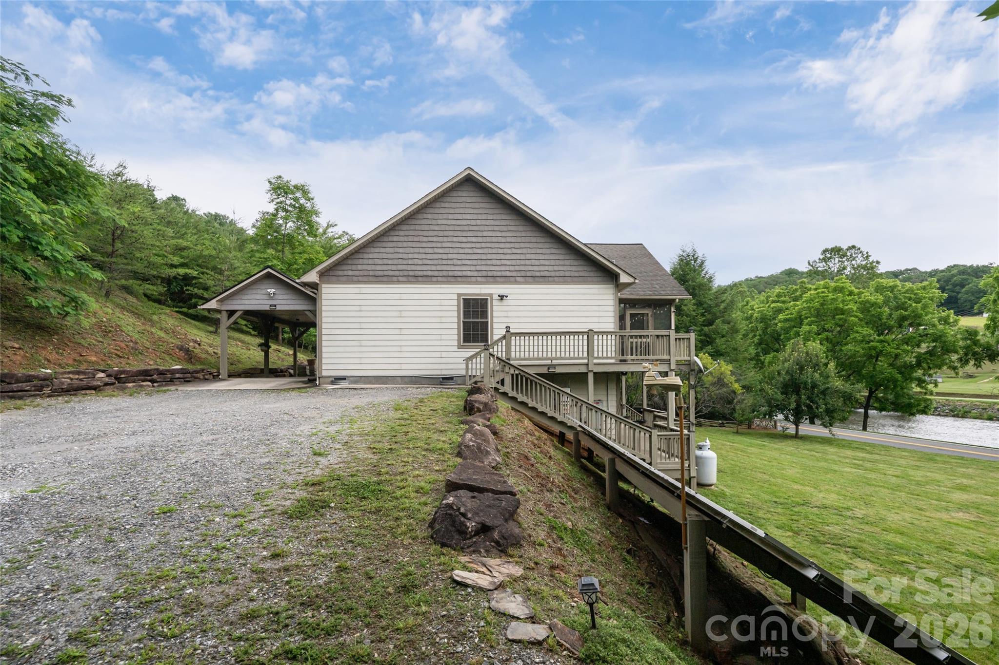 980 S River Road Property Photo 40