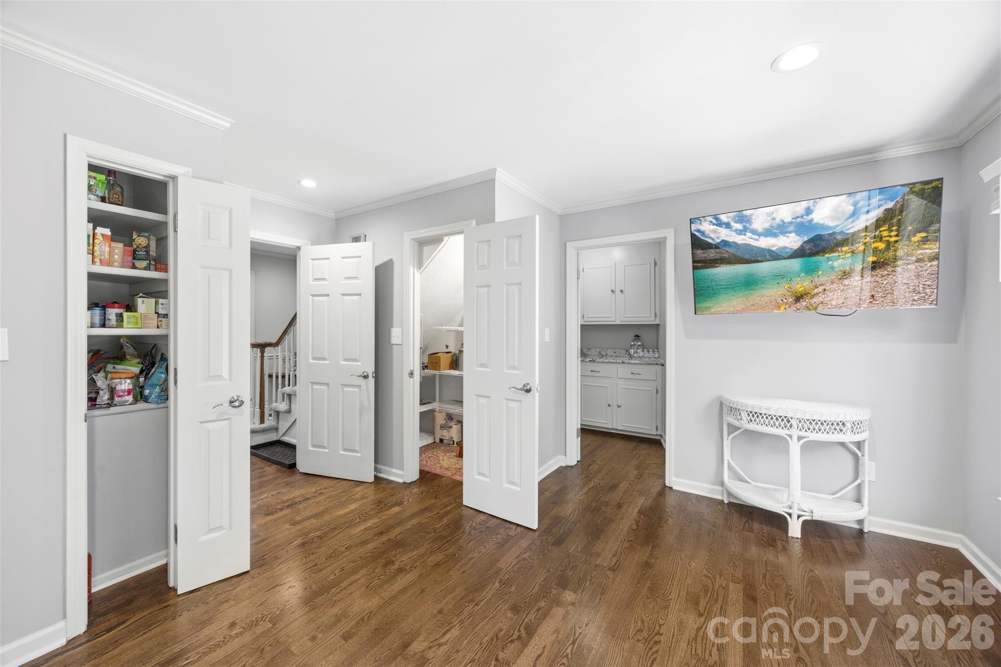 2106 Kings Drive Property Photo 10