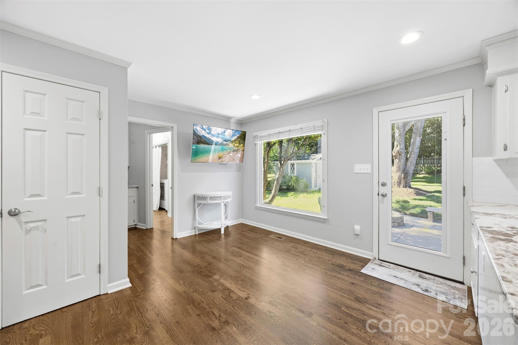 2106 Kings Drive Property Photo 12