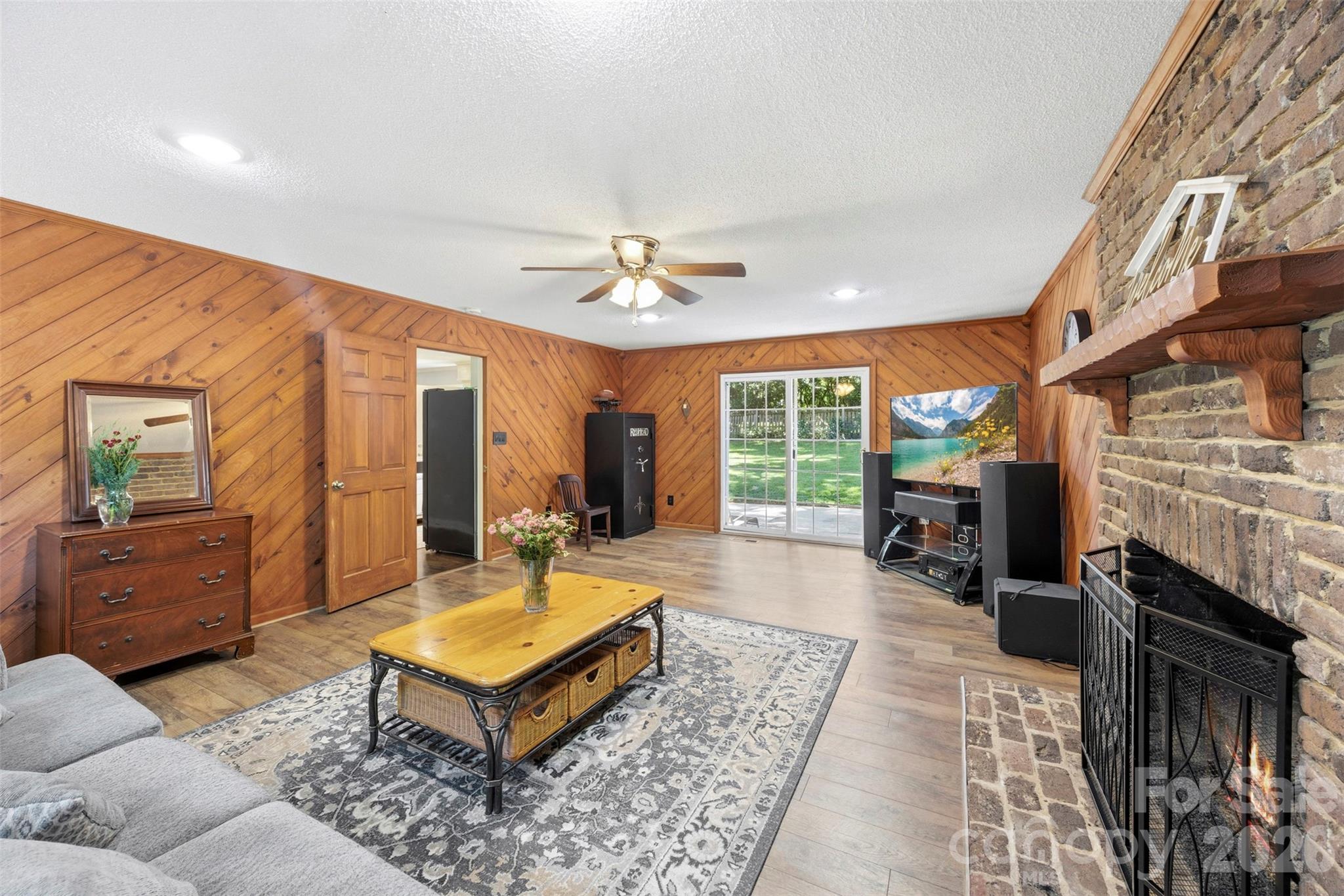 2106 Kings Drive Property Photo 14
