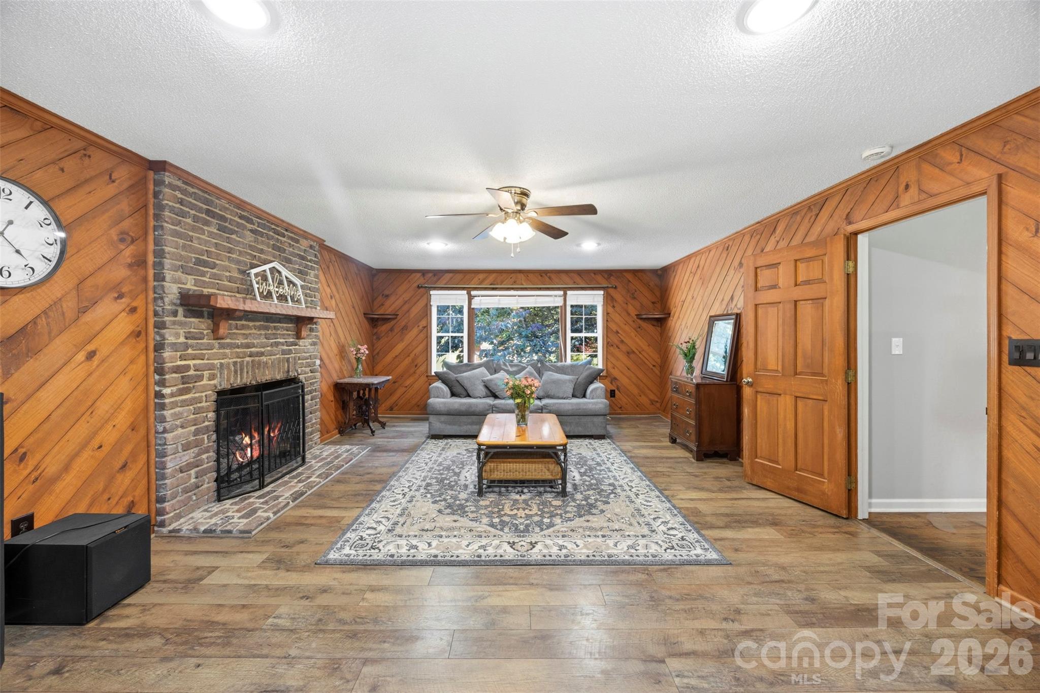 2106 Kings Drive Property Photo 15