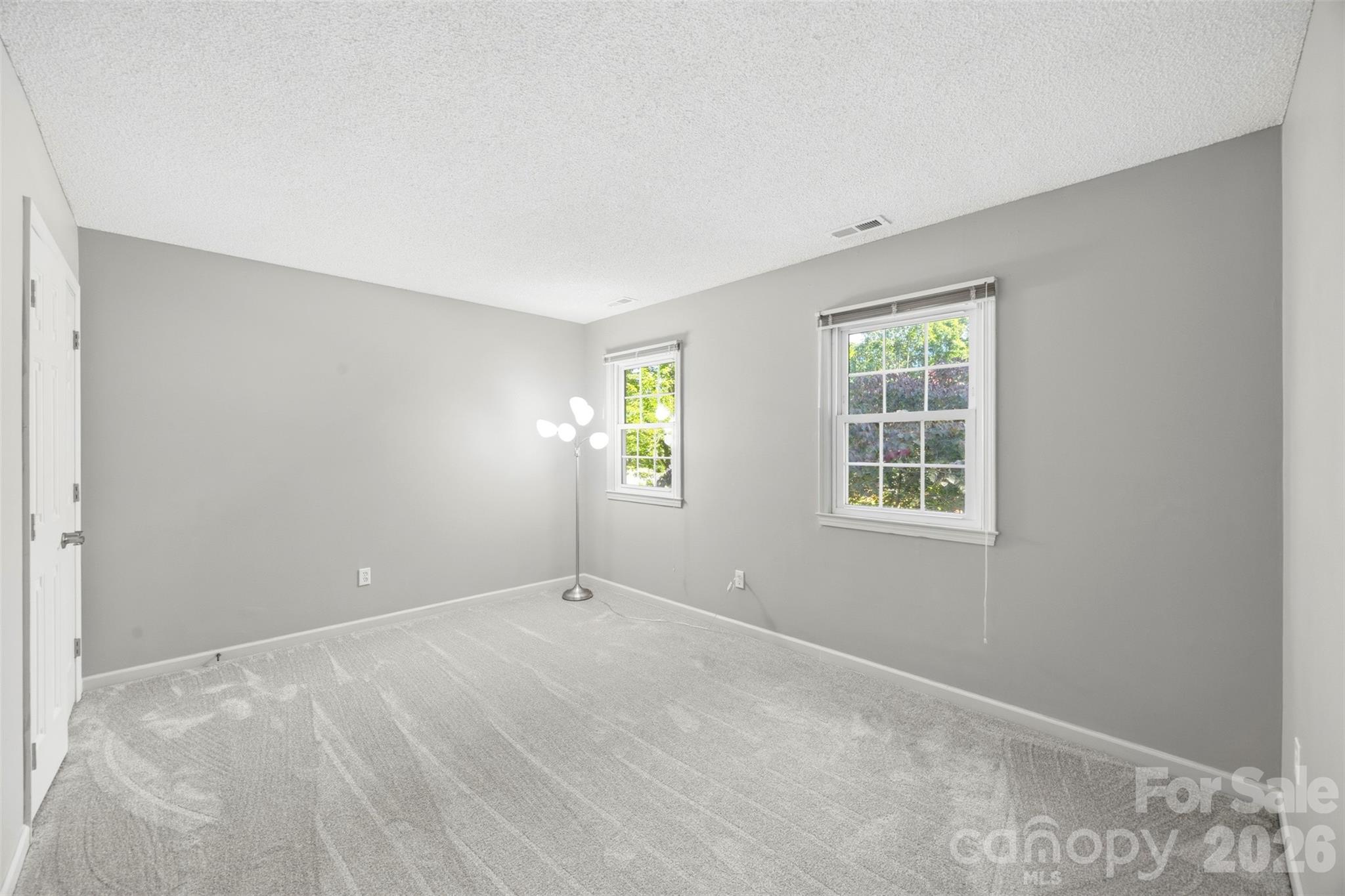 2106 Kings Drive Property Photo 23