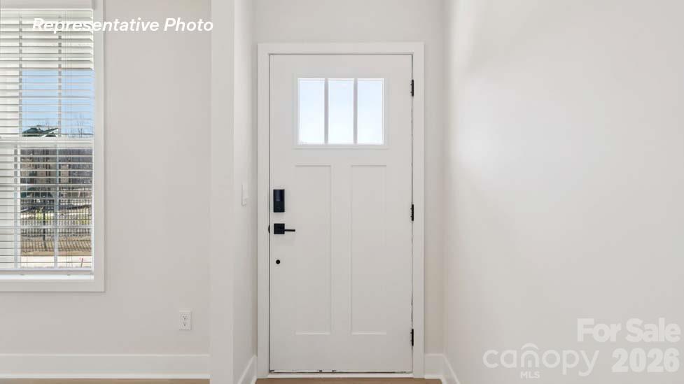 110 Waterfall Valley Way Property Photo 3