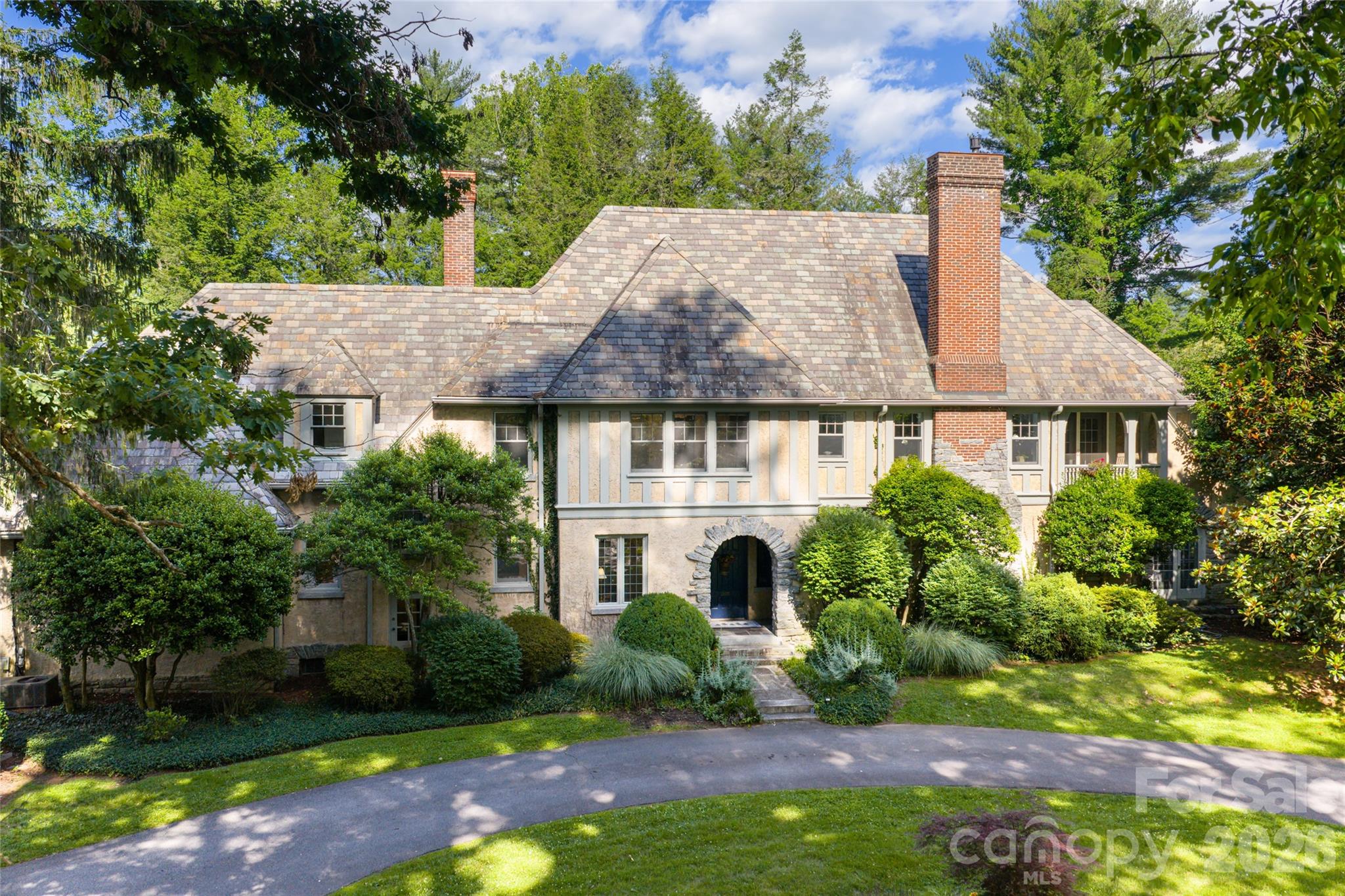 334 Vanderbilt Road Property Photo 1