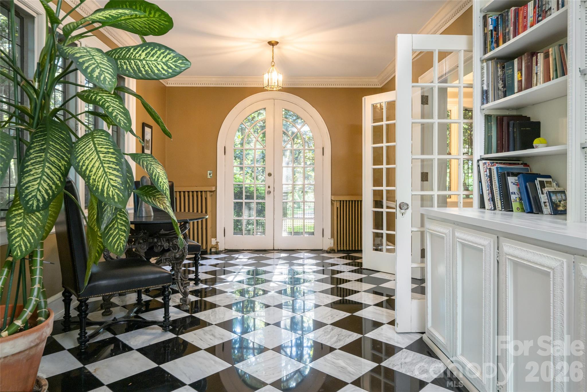 334 Vanderbilt Road Property Photo 8