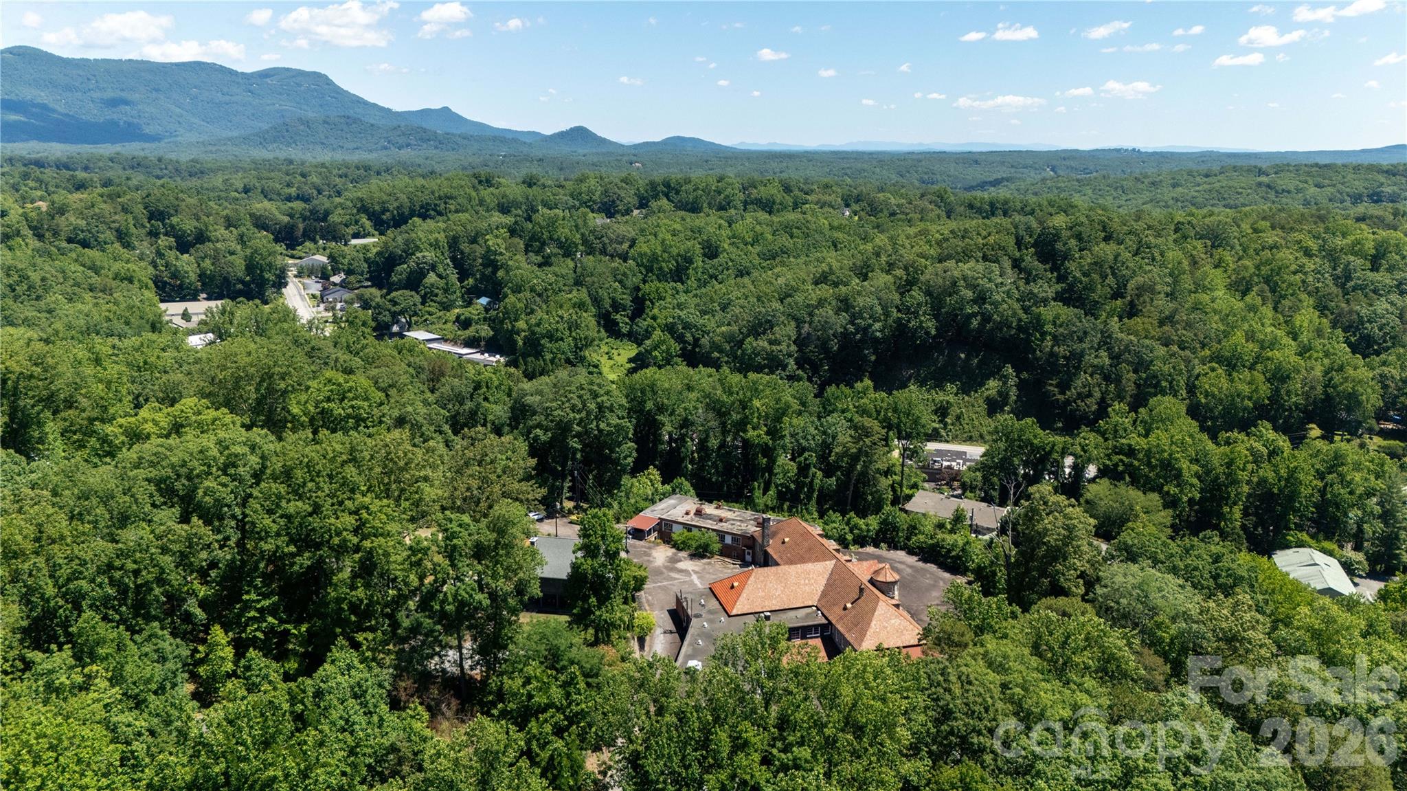 330 Carolina Drive Property Photo 2