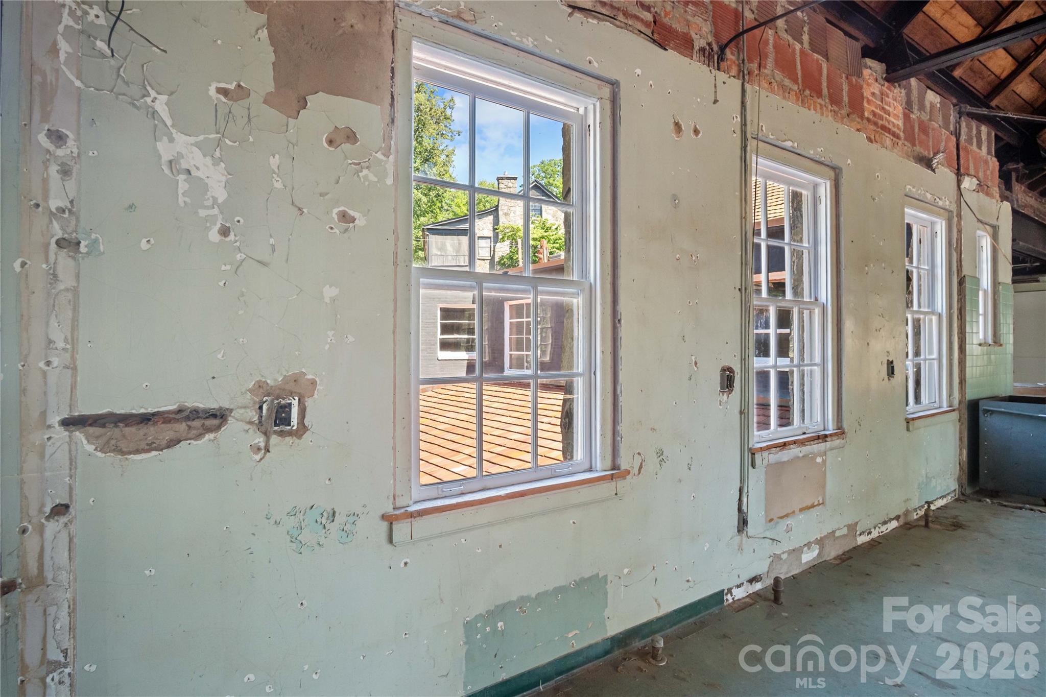 330 Carolina Drive Property Photo 12