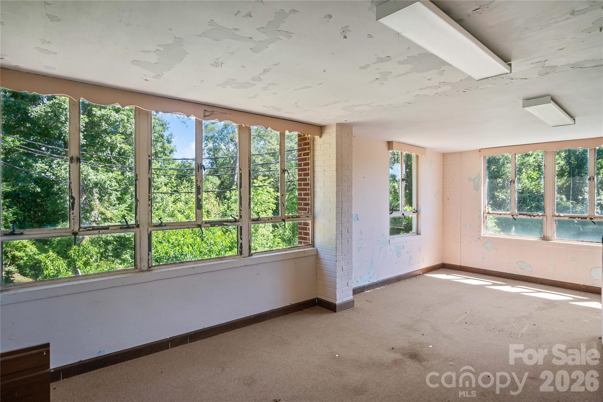330 Carolina Drive Property Photo 15