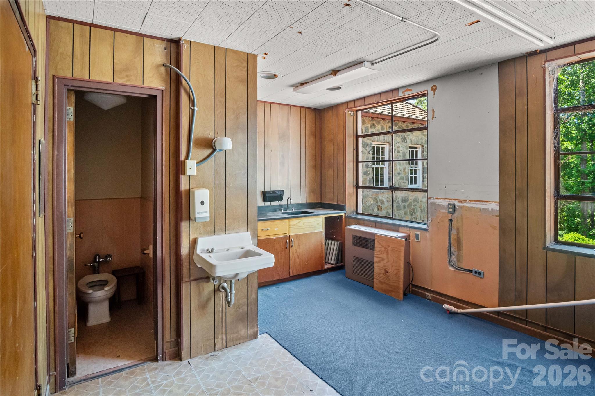 330 Carolina Drive Property Photo 34