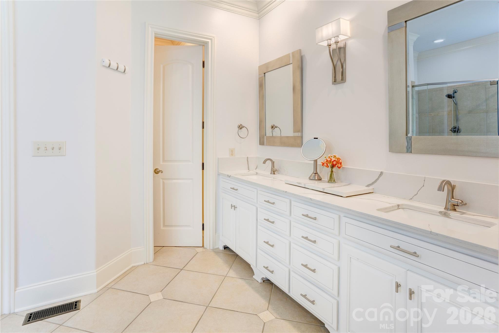 6005 Willowood Road Property Photo 22