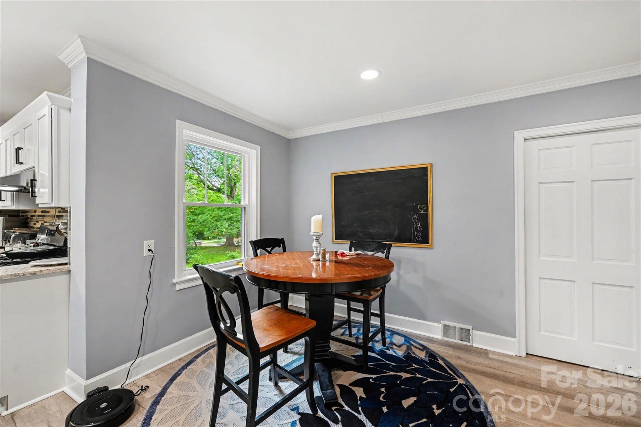 855 W Marion Street Property Photo 11