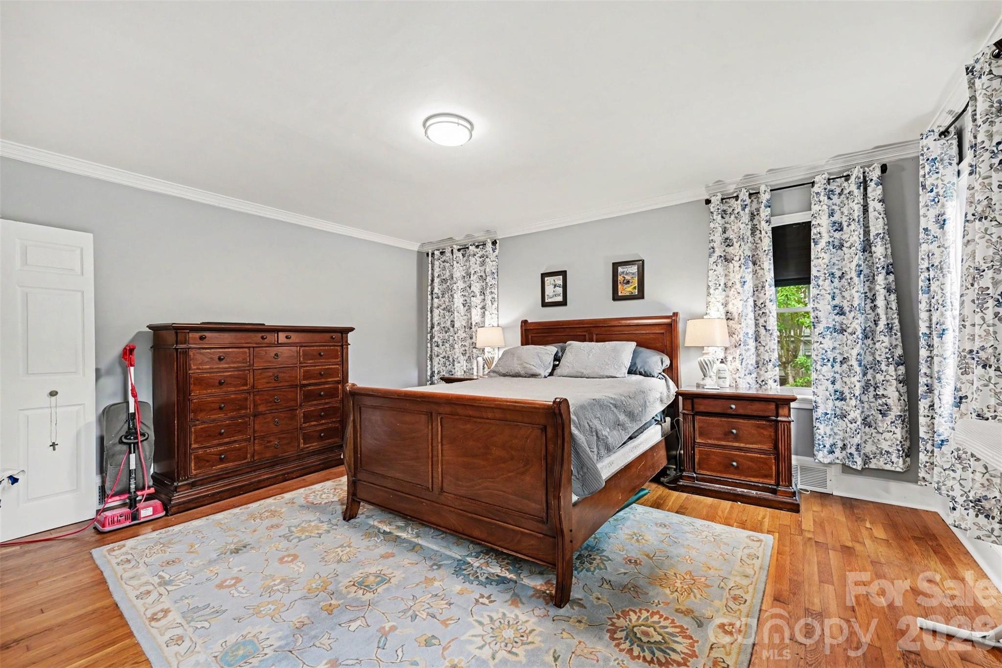 855 W Marion Street Property Photo 18