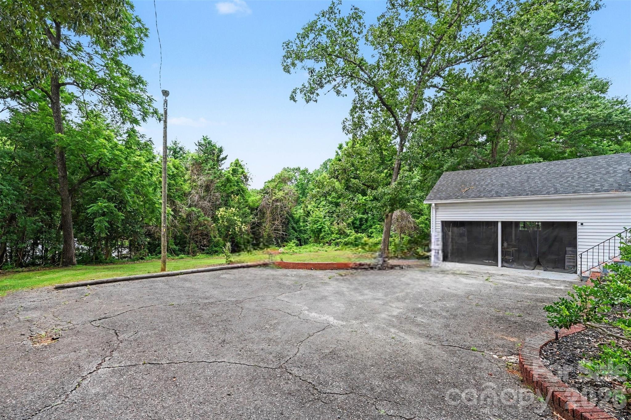 855 W Marion Street Property Photo 23