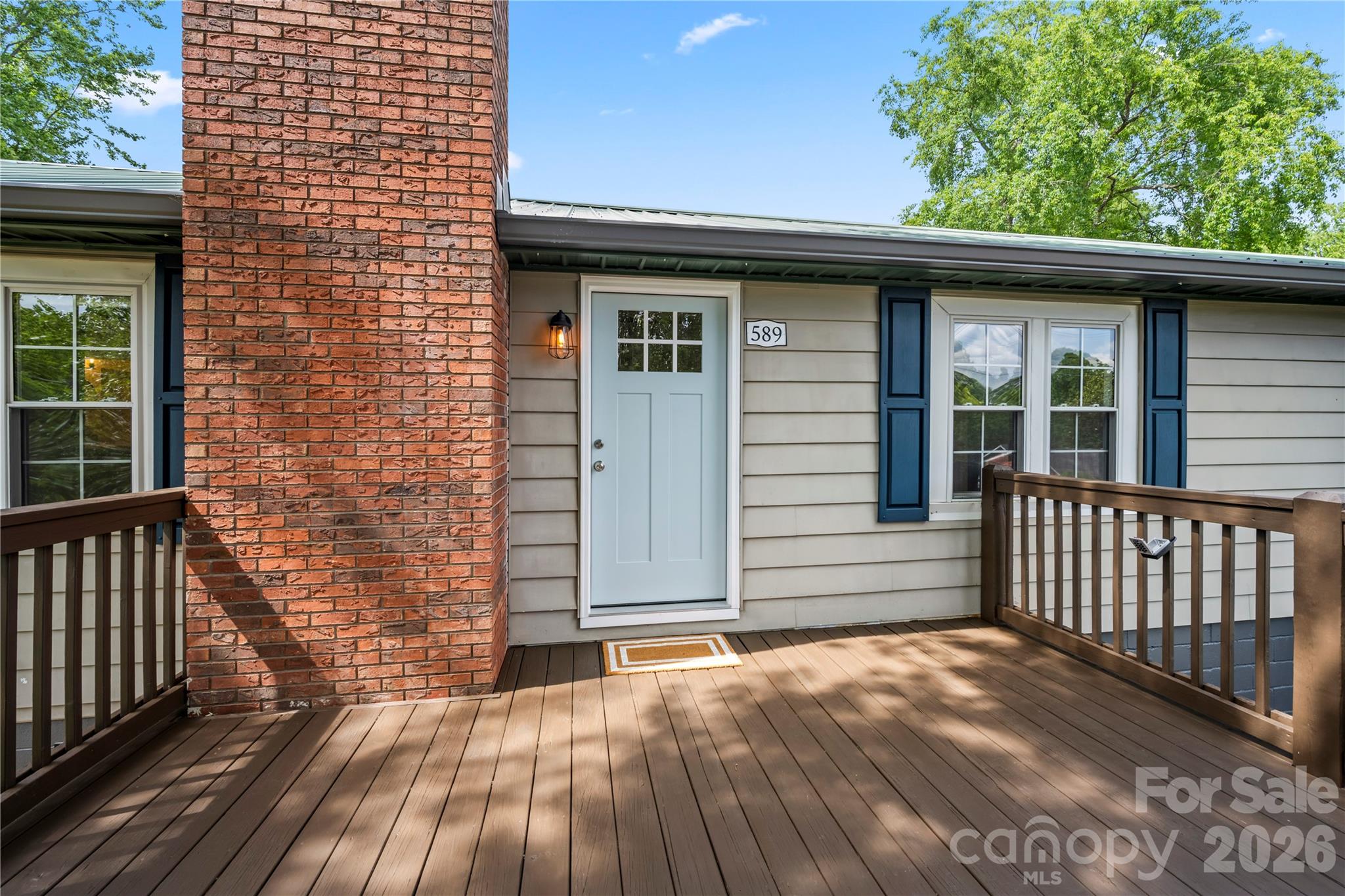 589 Sand Hill Road Property Photo 1