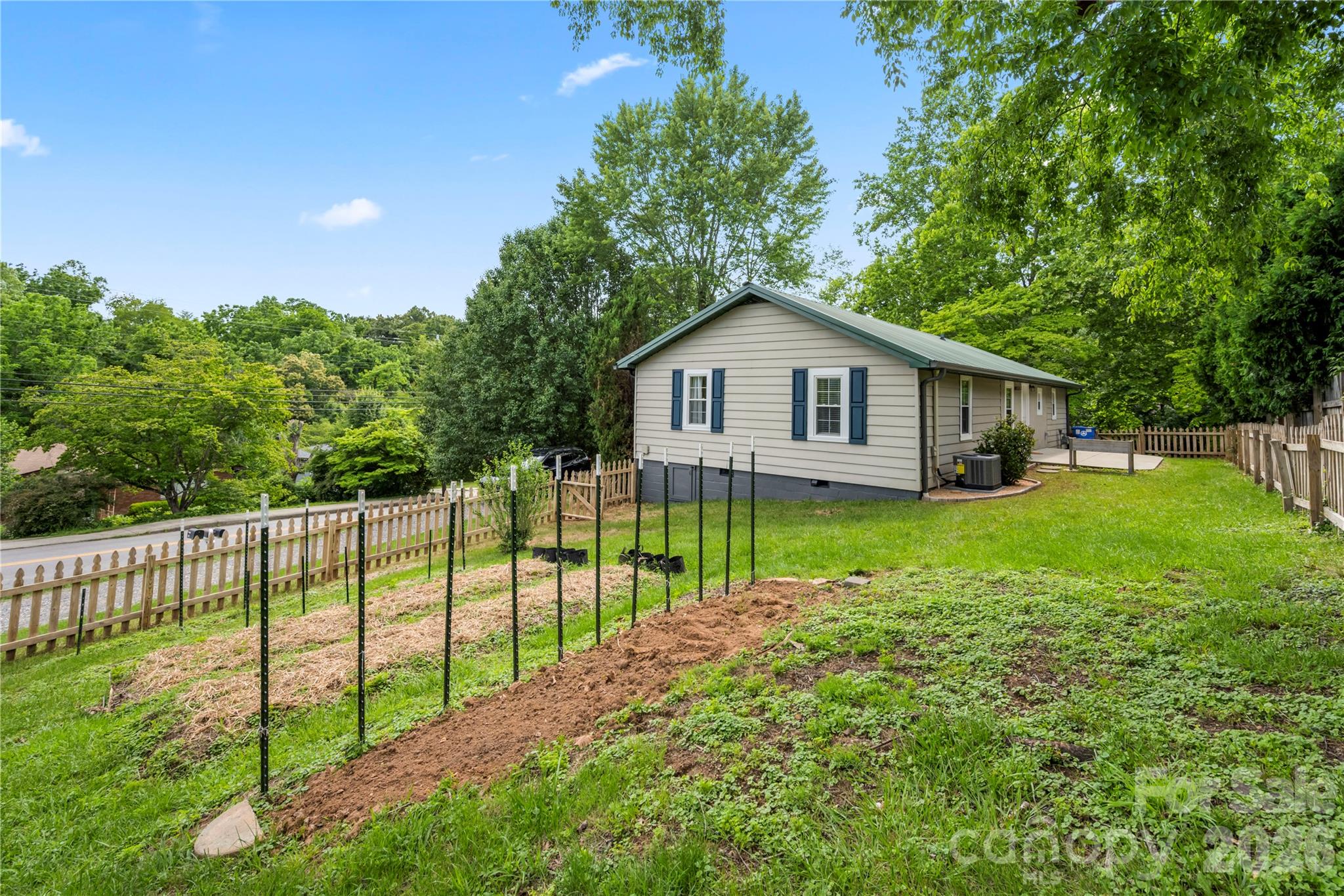 589 Sand Hill Road Property Photo 3