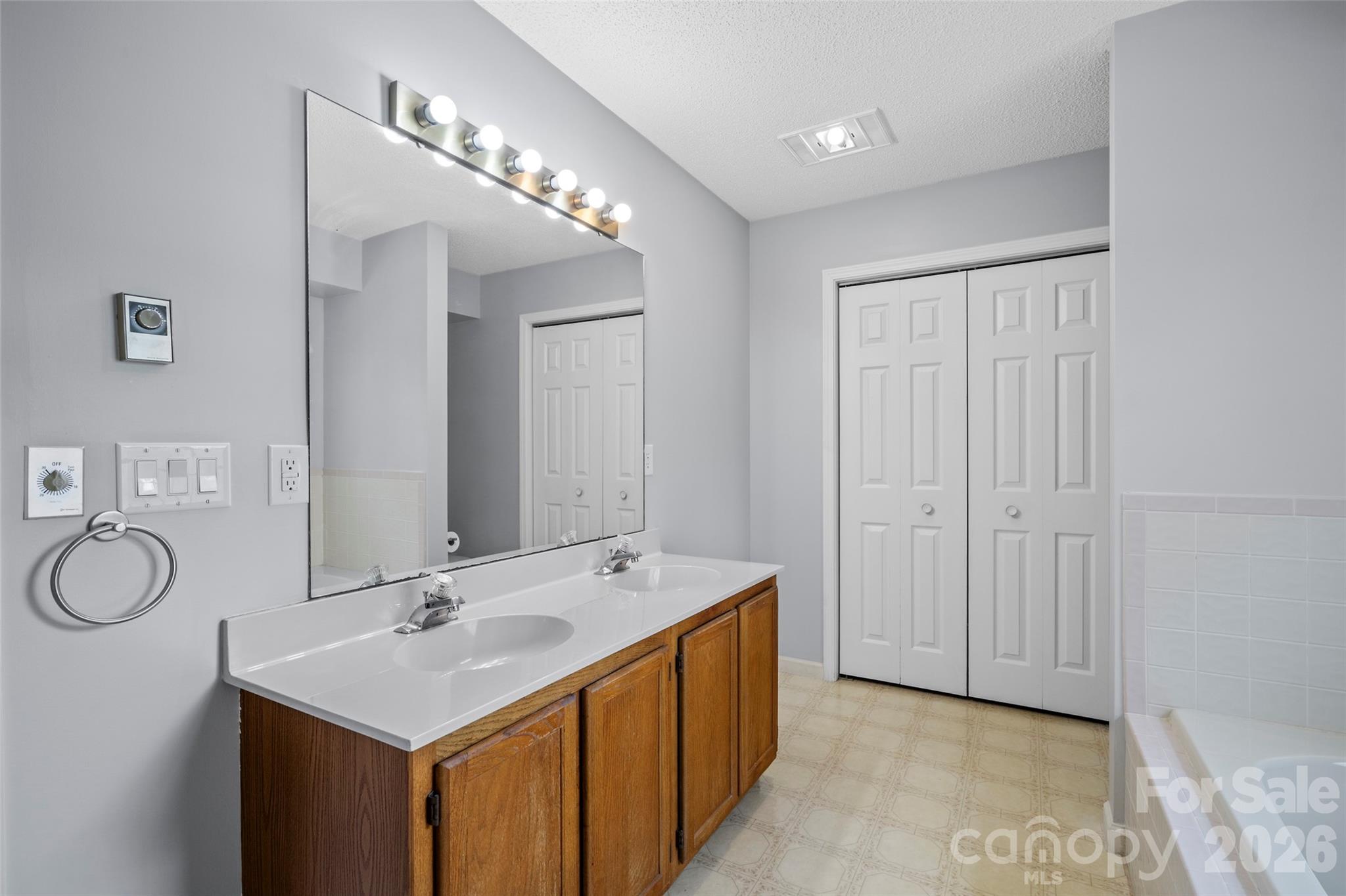 2 Manakiki Court Property Photo 21
