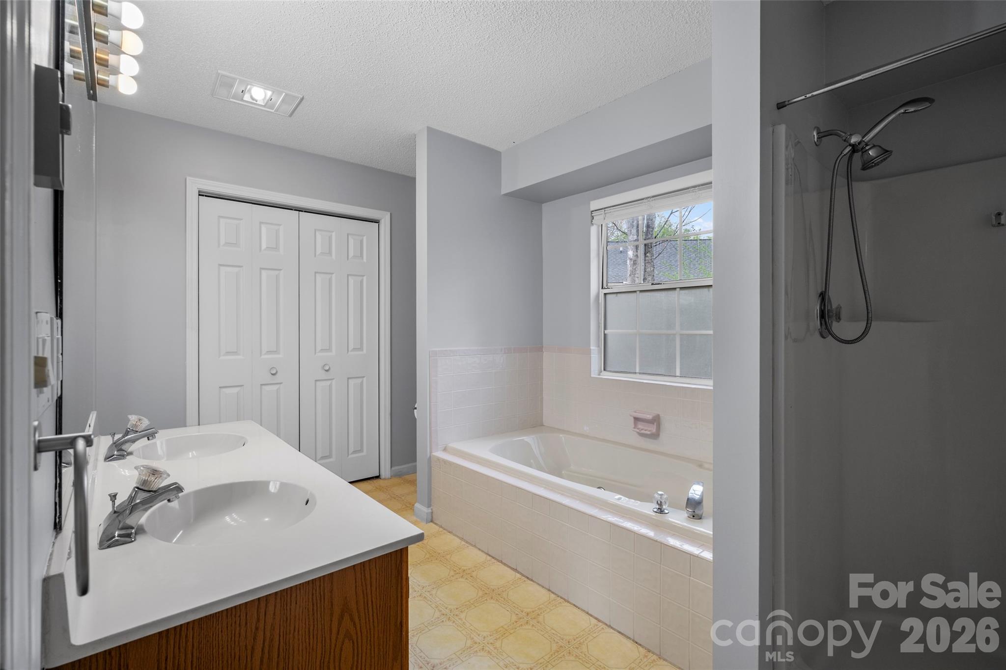 2 Manakiki Court Property Photo 22