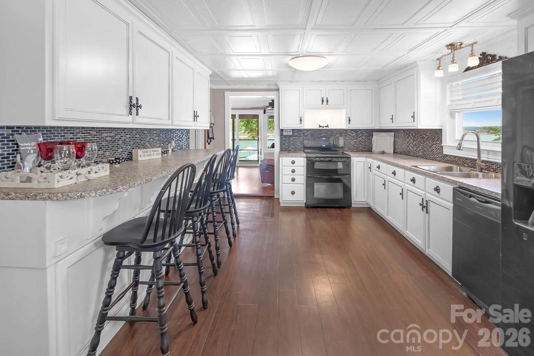 46842 Beach Road Property Photo 9