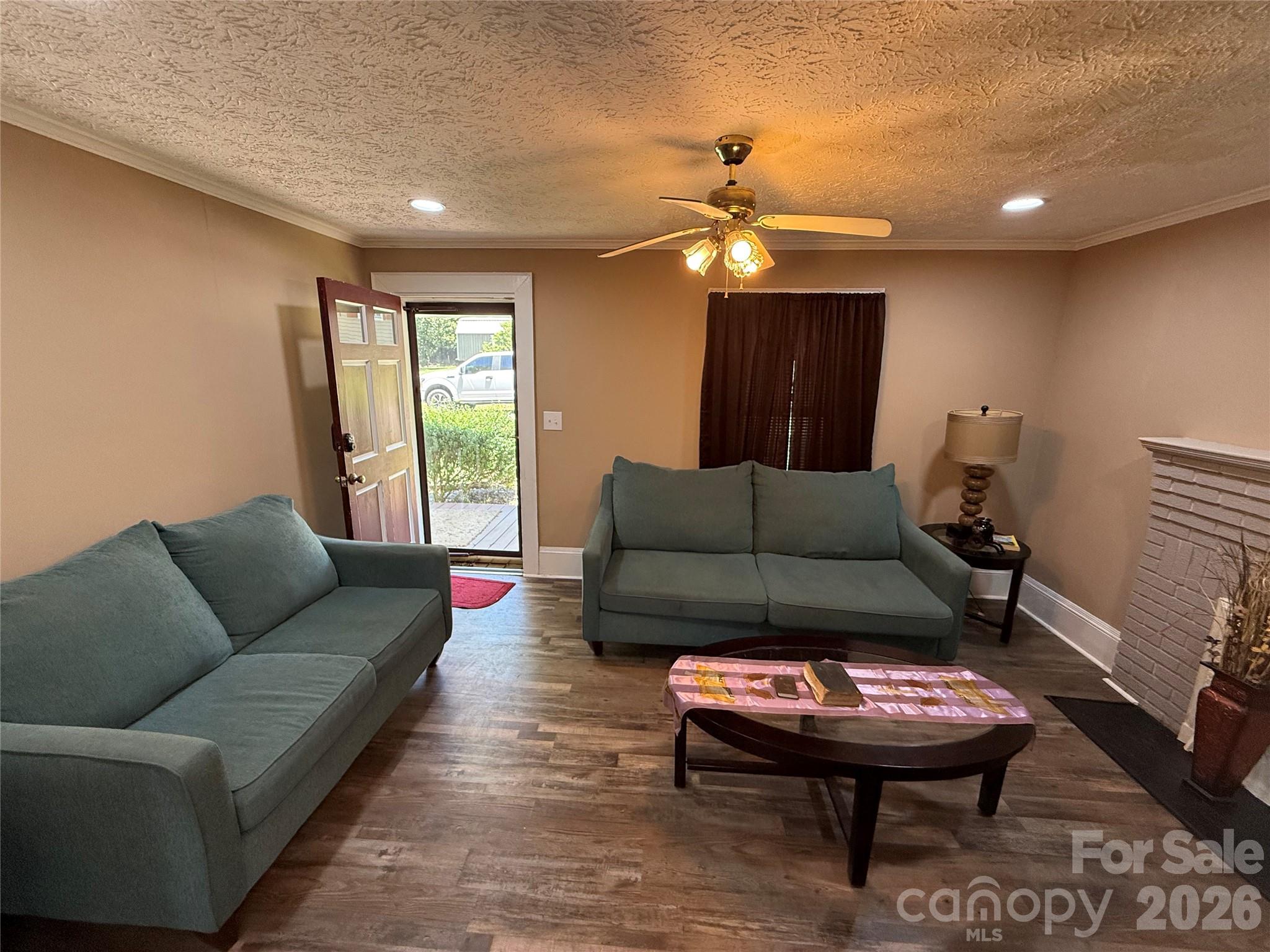 122 E Hargrave Street Property Photo 7