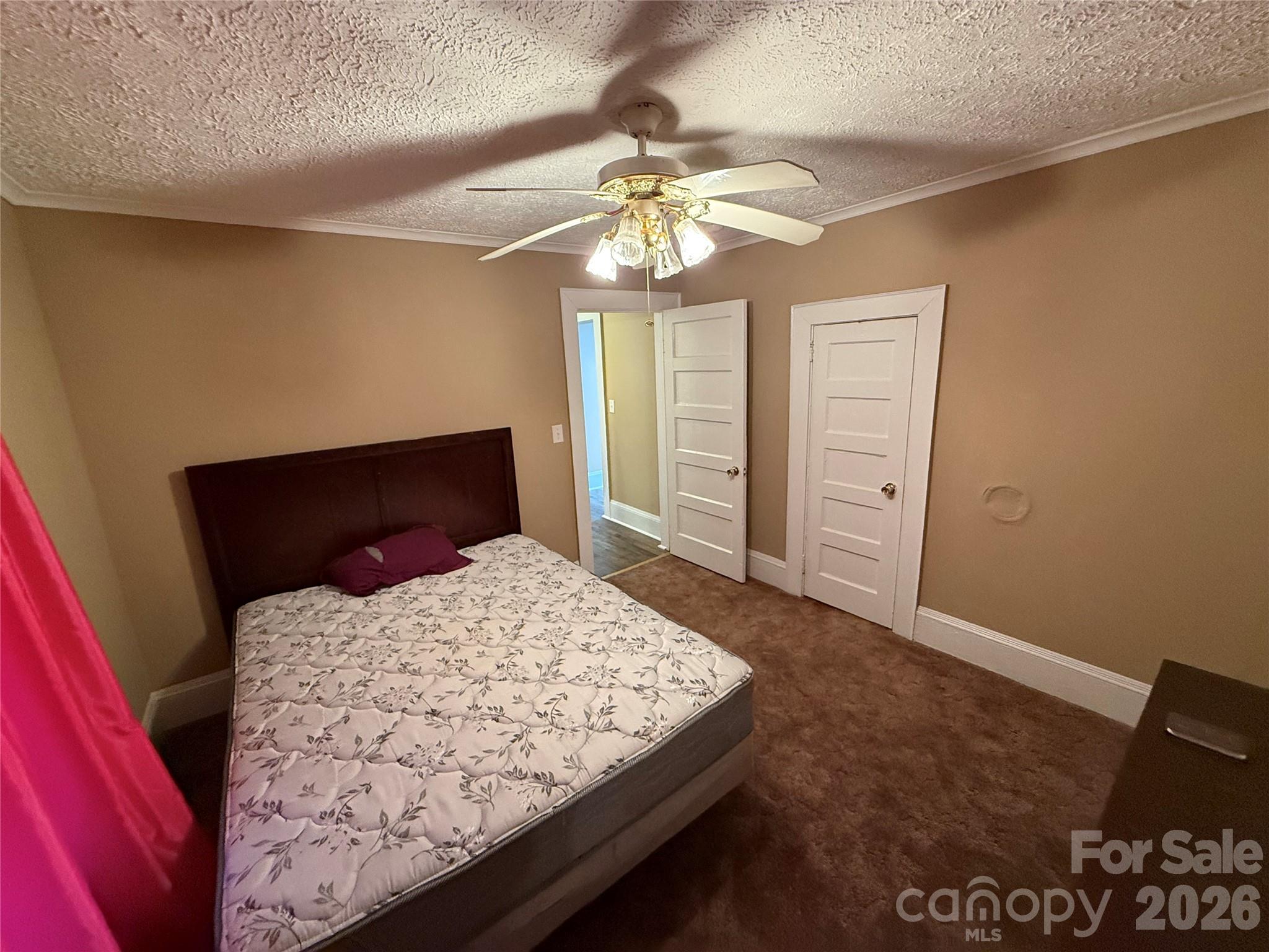 122 E Hargrave Street Property Photo 13