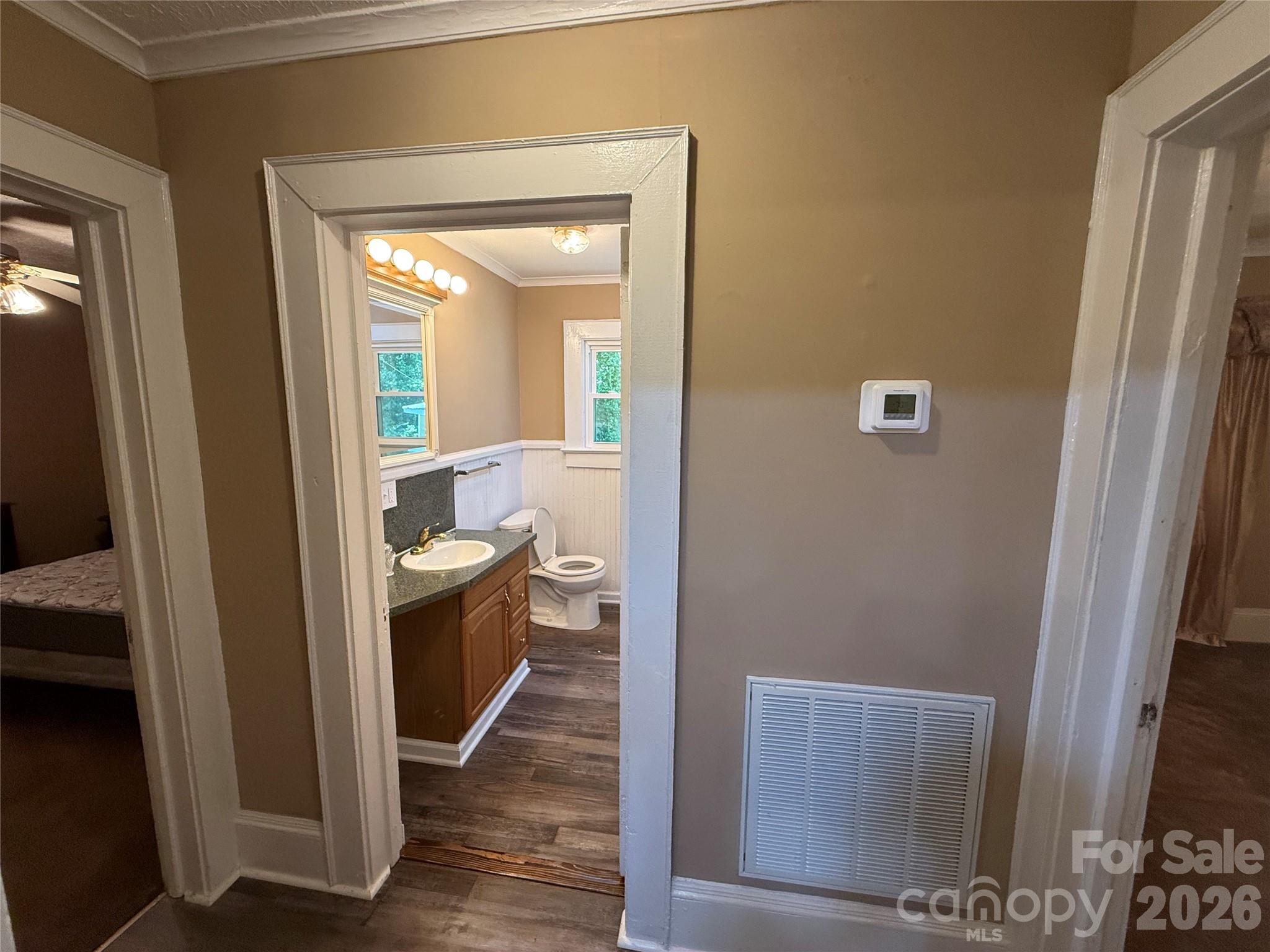 122 E Hargrave Street Property Photo 15