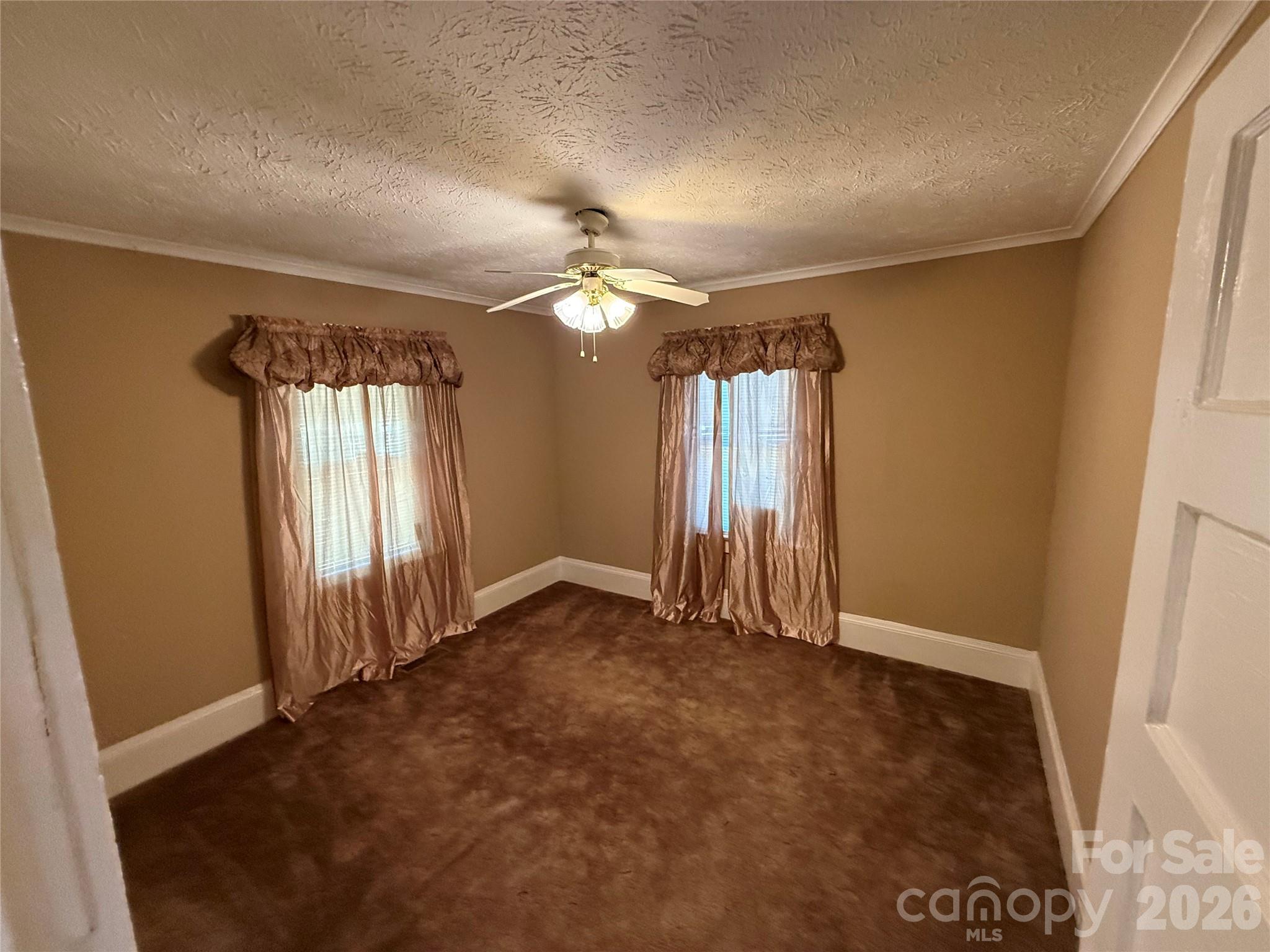 122 E Hargrave Street Property Photo 17